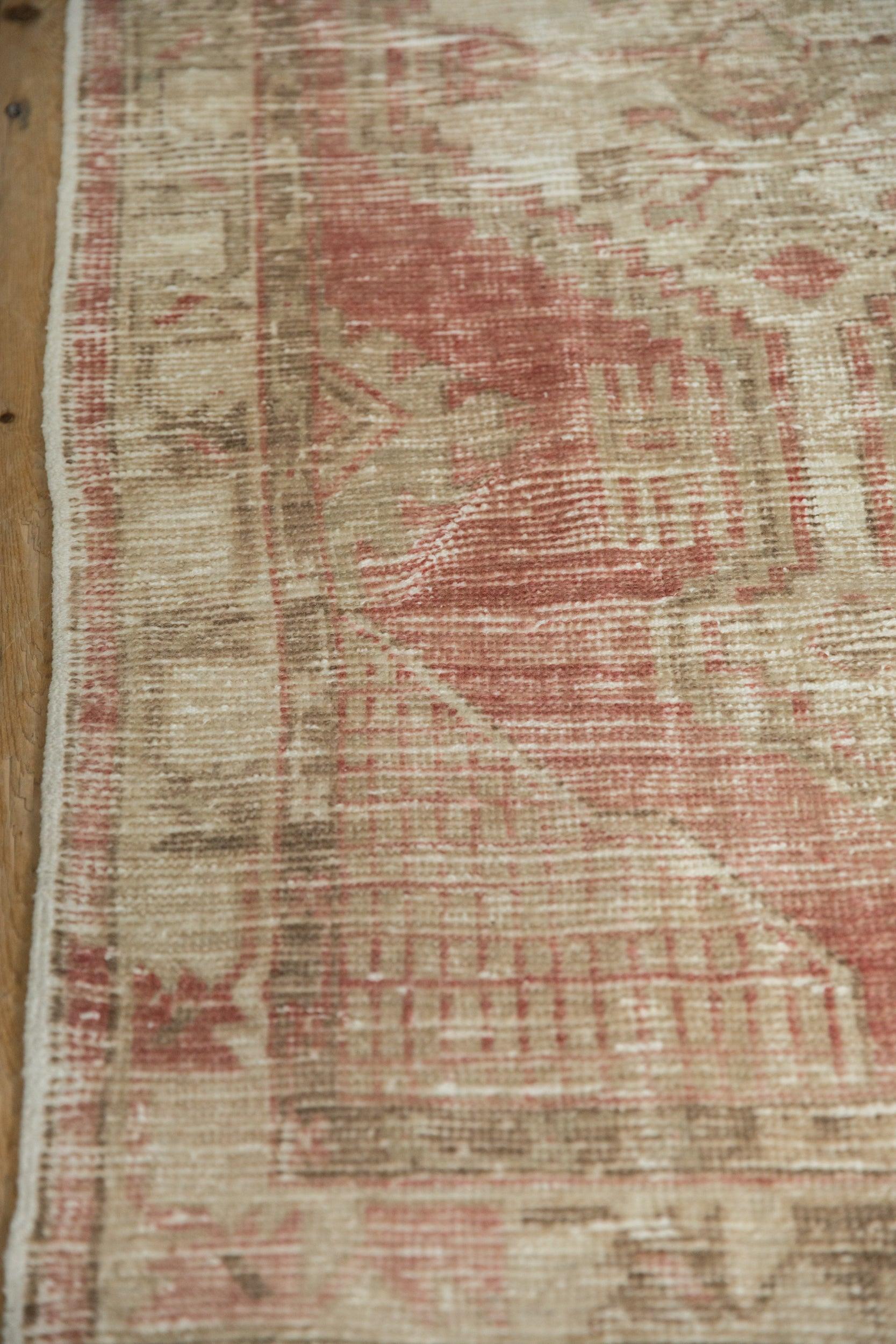 Vintage Distressed Oushak Rug Runner (Wolle) im Angebot