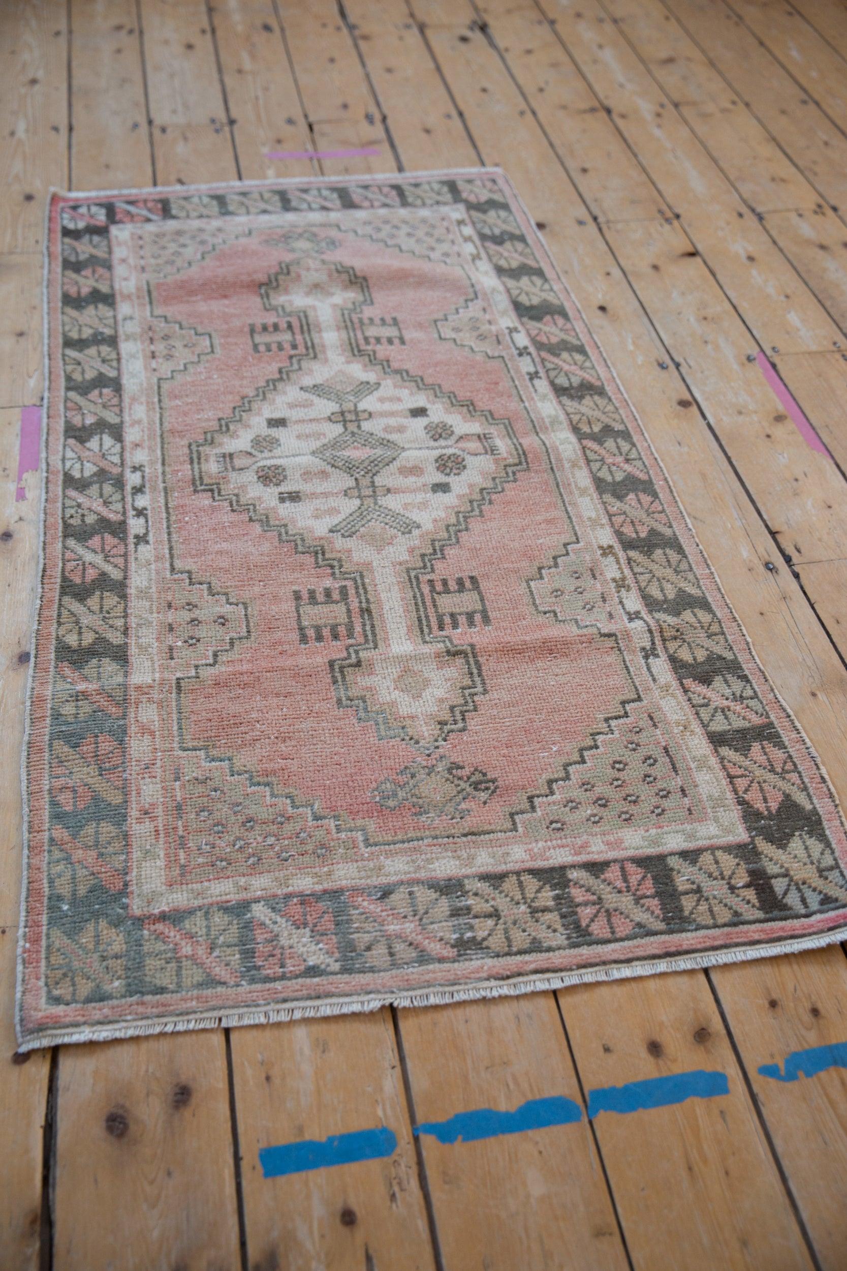 Laine Vintage Distressed Oushak Rug Runner en vente