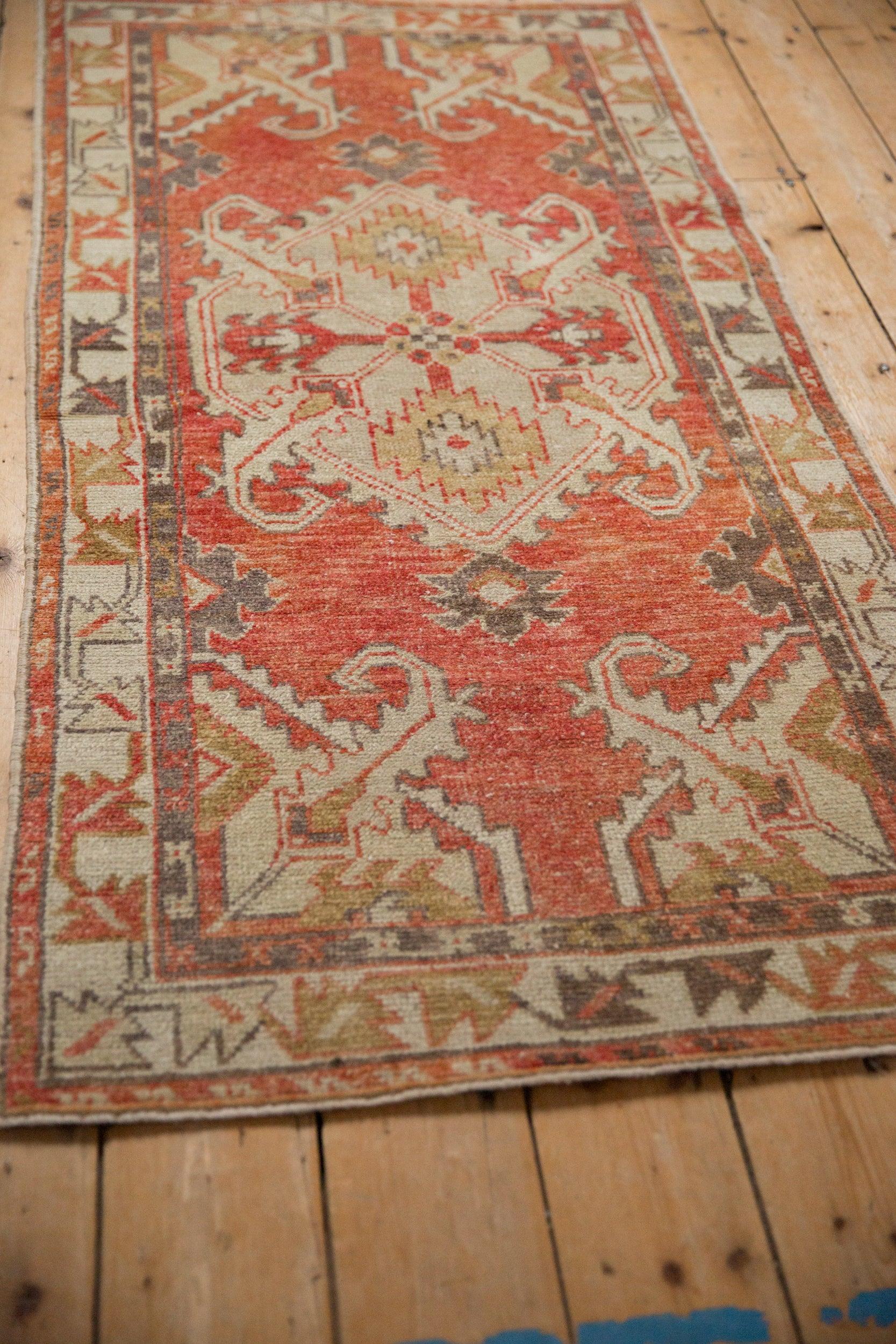 Lana Vintage Distressed Oushak Rug Runner in vendita