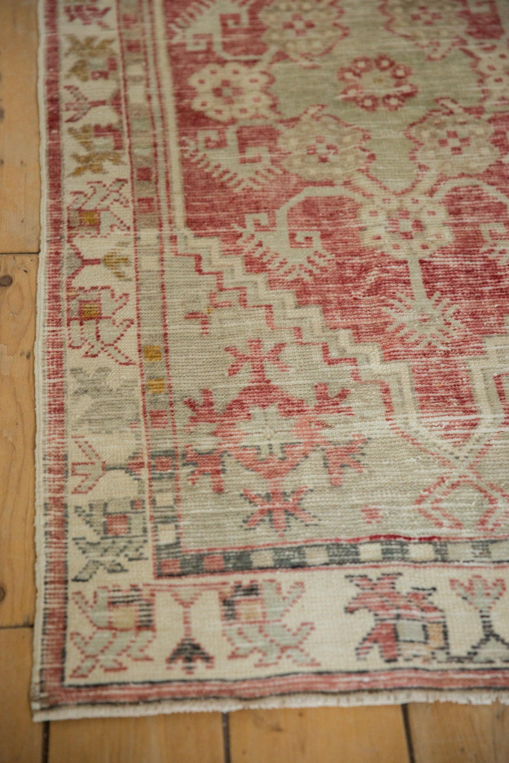 Vintage Distressed Oushak Rug Runner (Wolle) im Angebot