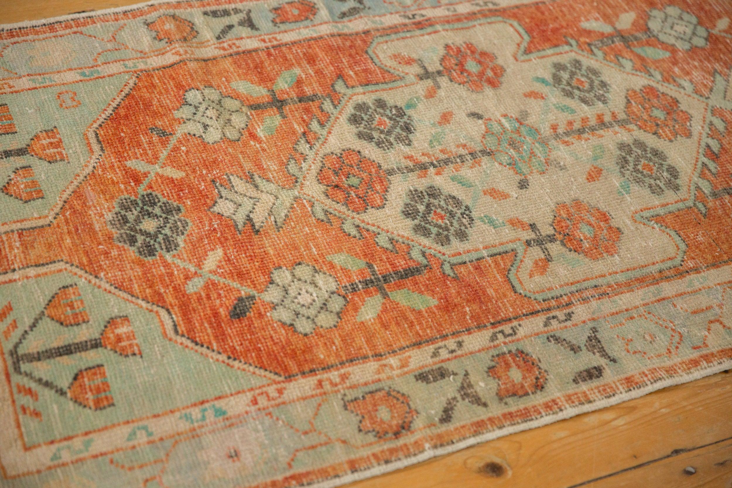 Vintage Distressed Oushak Teppich Läufer (Wolle) im Angebot