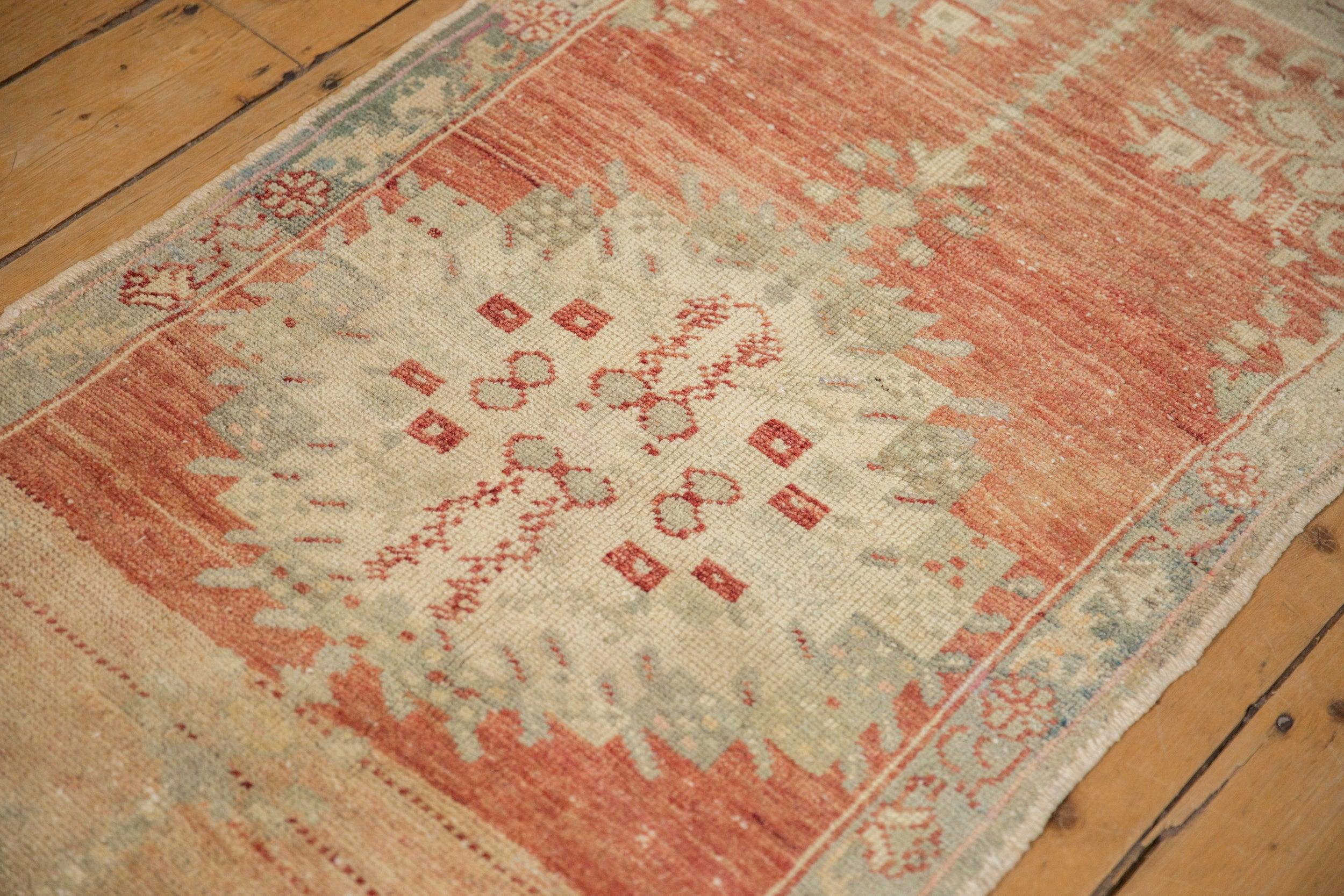 Lana Tappeto Oushak Vintage Distressed Runner in vendita