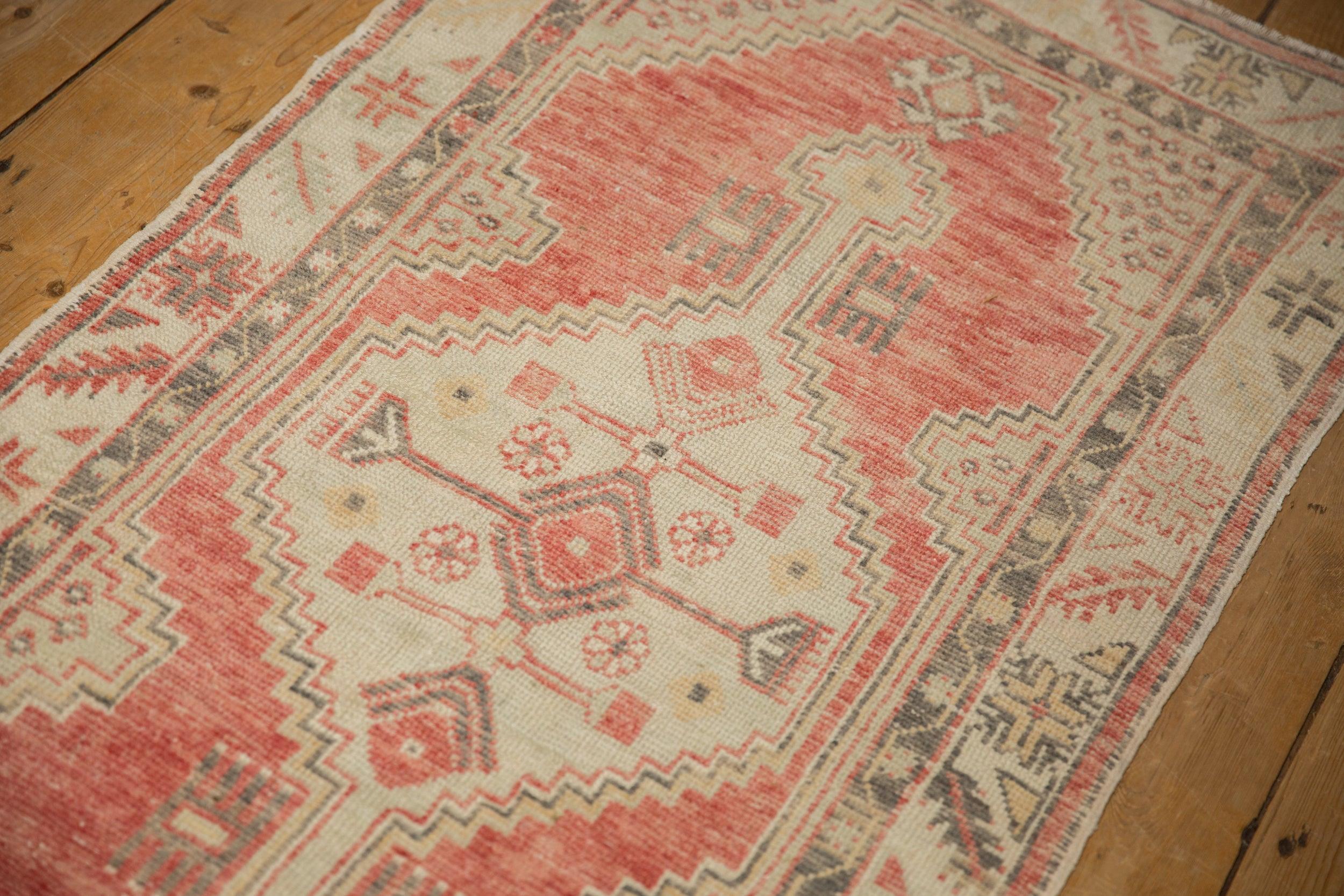 Vintage Distressed Oushak Teppich Läufer (Wolle) im Angebot