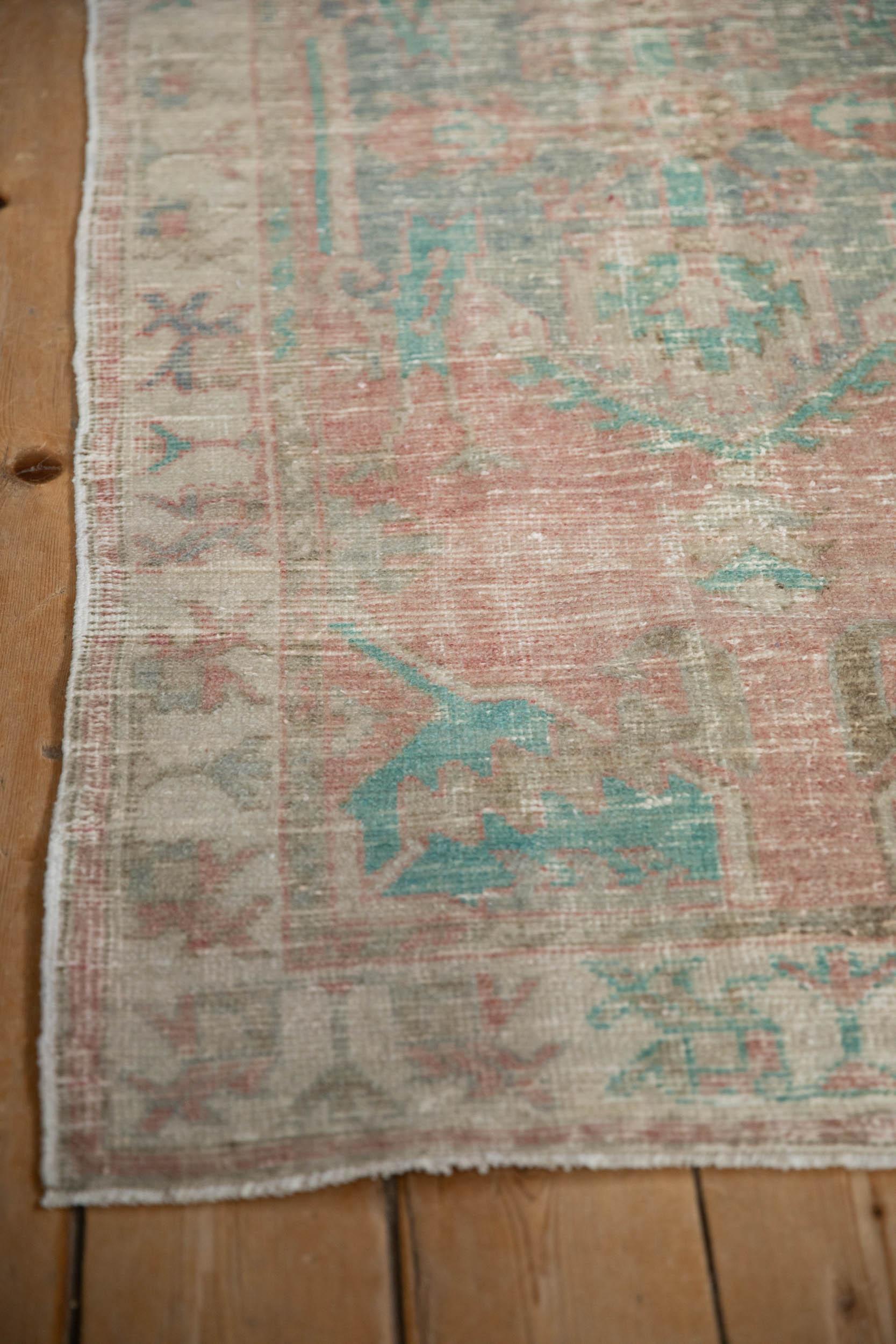 Vintage Distressed Oushak Teppich Läufer (Wolle) im Angebot