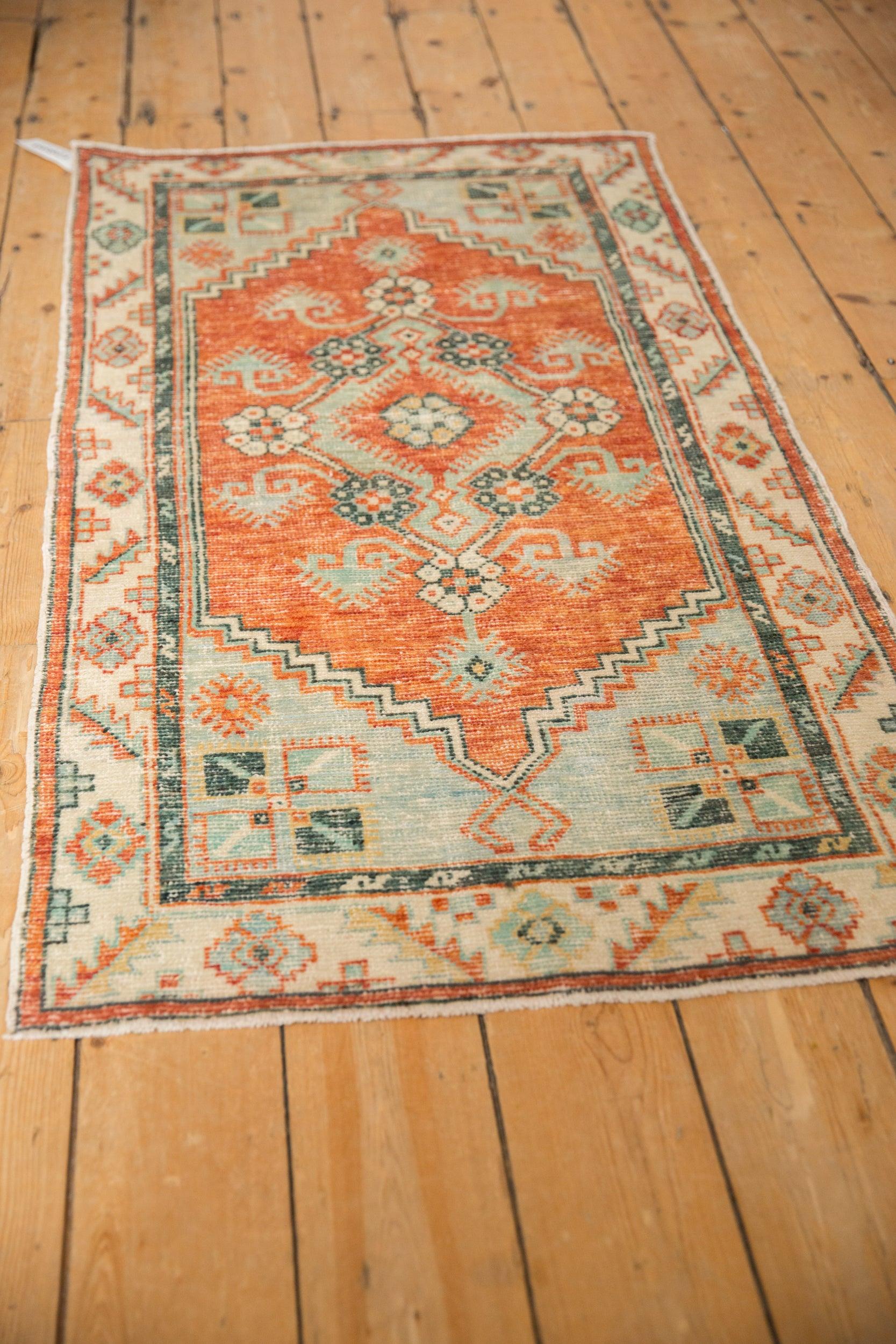 Vintage Distressed Oushak Teppich Läufer (Wolle) im Angebot