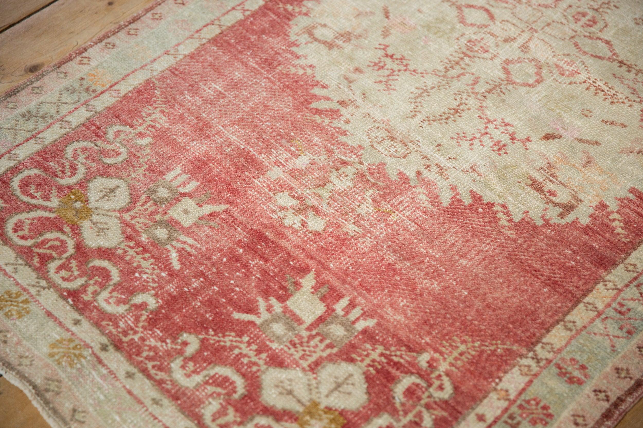 Vintage Distressed Oushak Teppich Läufer (Wolle) im Angebot