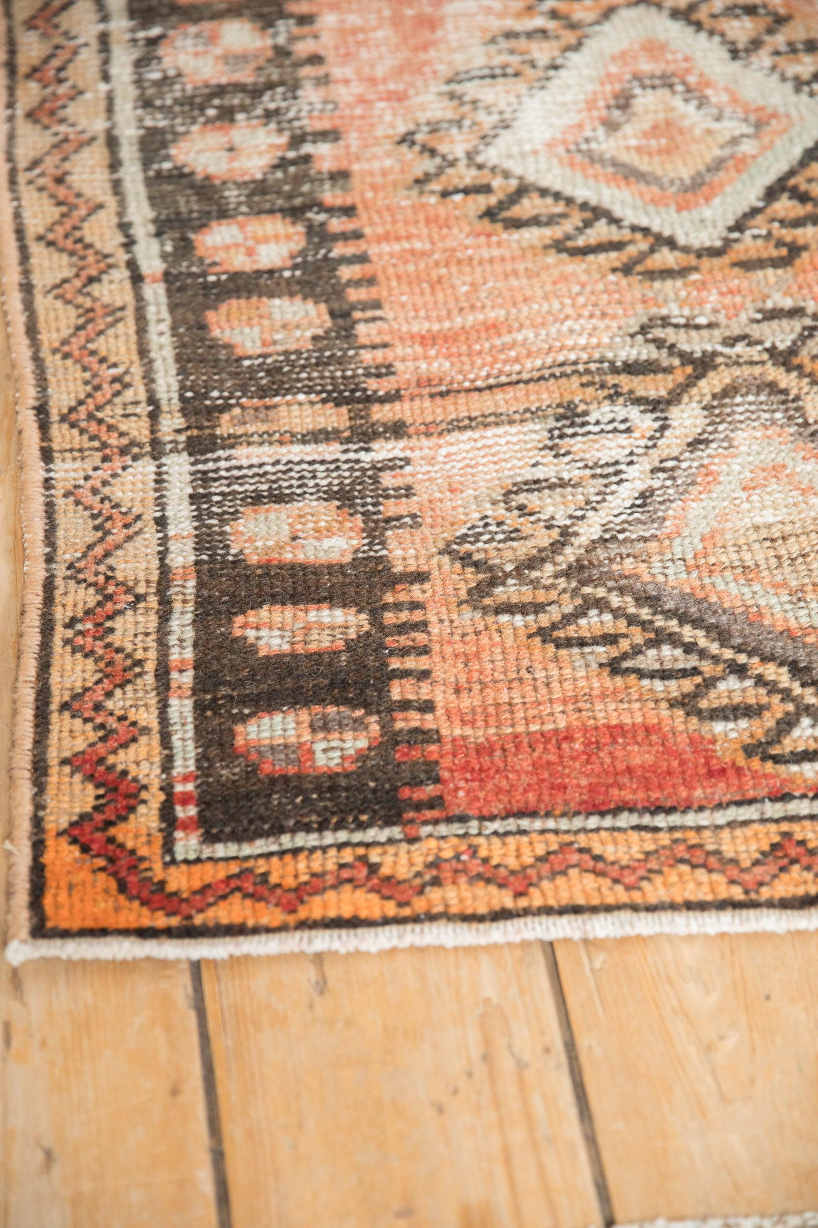 Lana Tappeto Oushak Vintage Distressed Runner in vendita