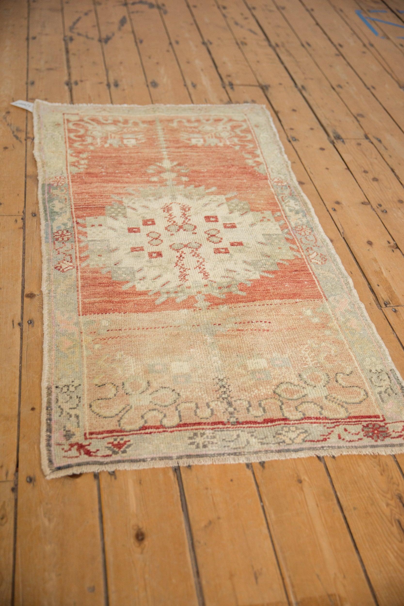 Tappeto Oushak Vintage Distressed Runner in vendita 1