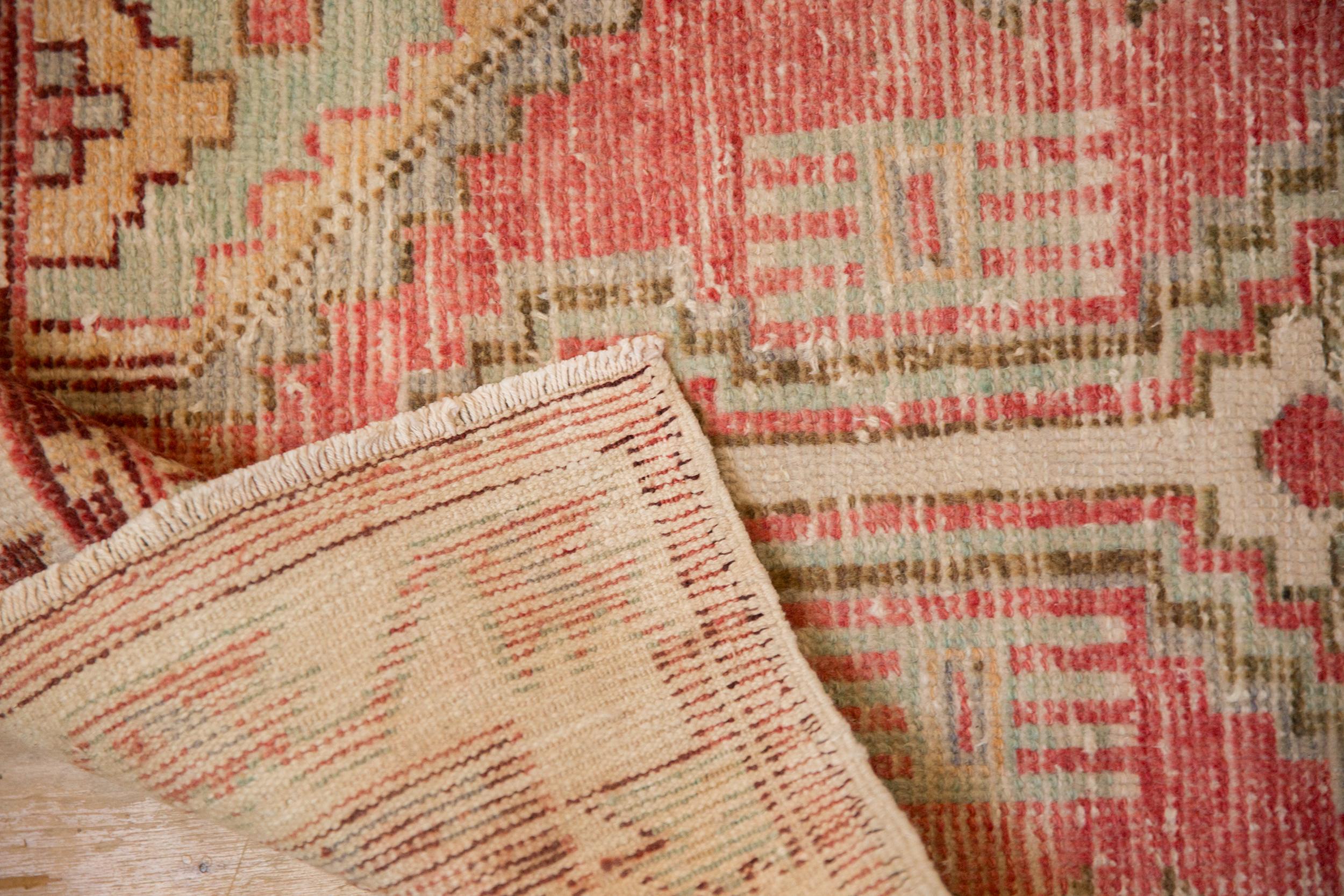 Vintage Distressed Oushak Teppich Läufer im Angebot 2
