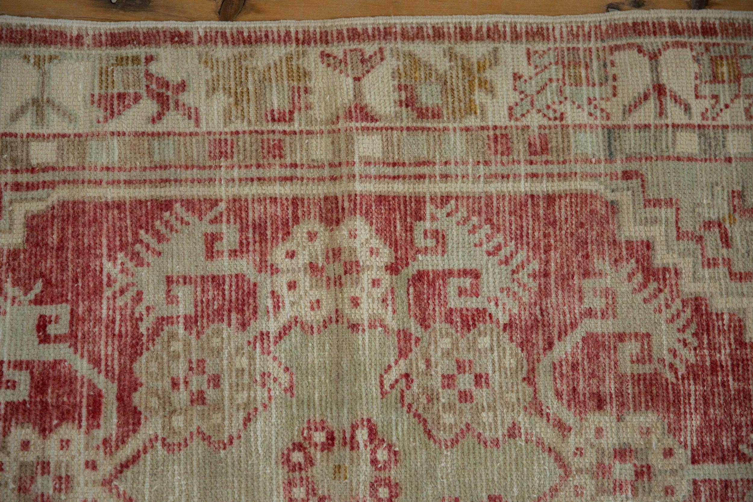 Vintage Distressed Oushak Rug Runner im Angebot 2
