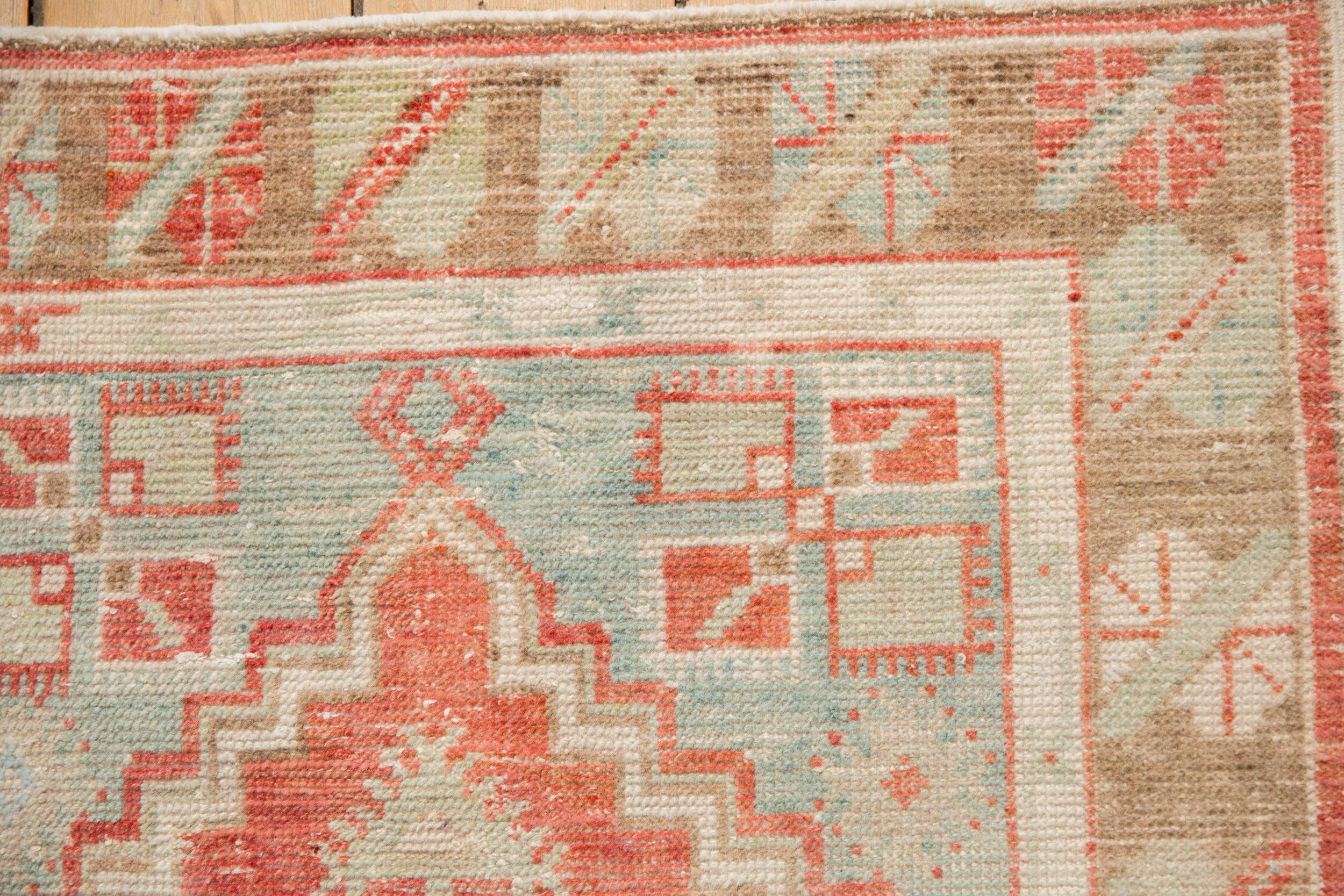 Vintage Distressed Oushak Teppich Läufer im Angebot 2