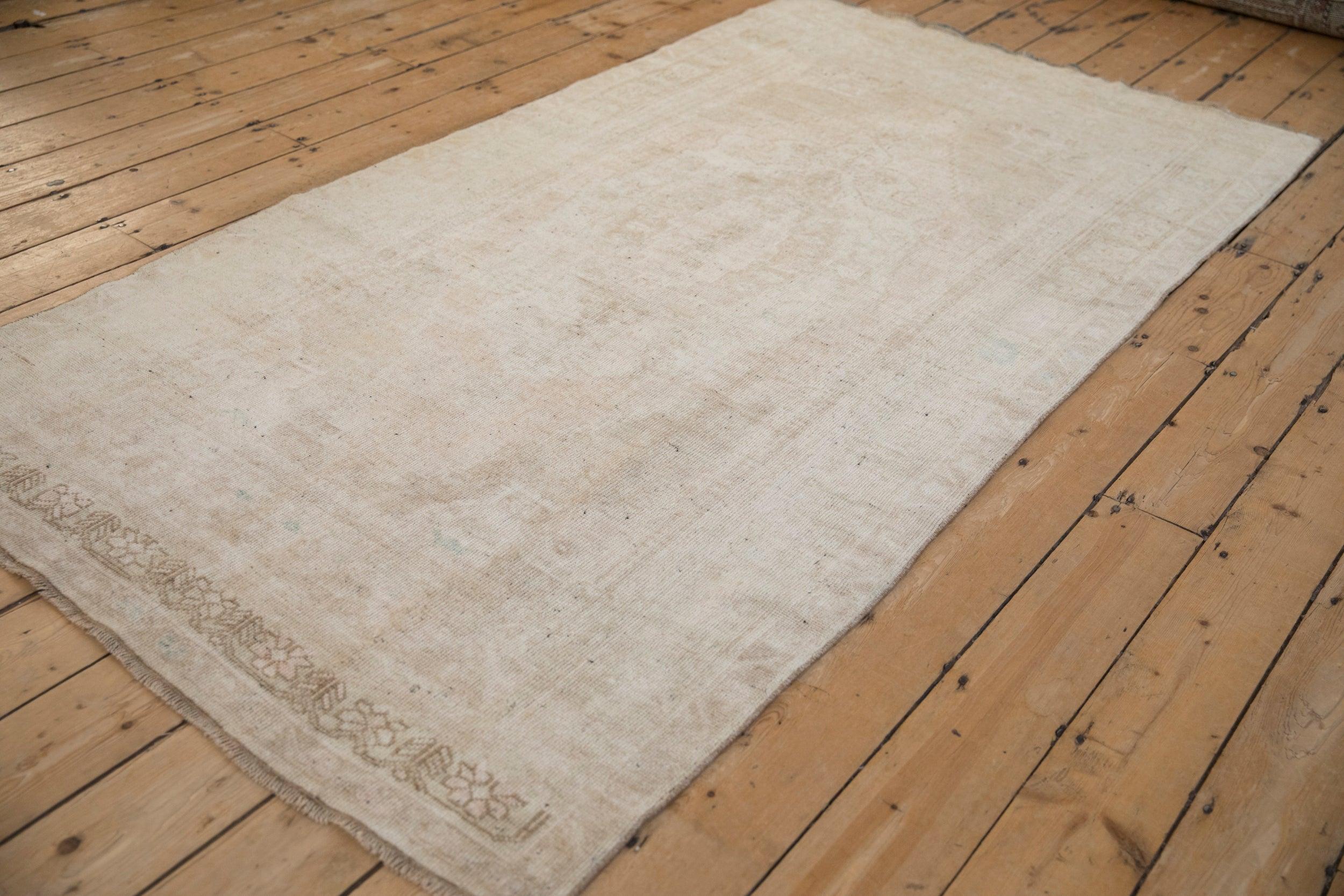 Vintage Distressed Oushak Teppich Läufer im Angebot 2