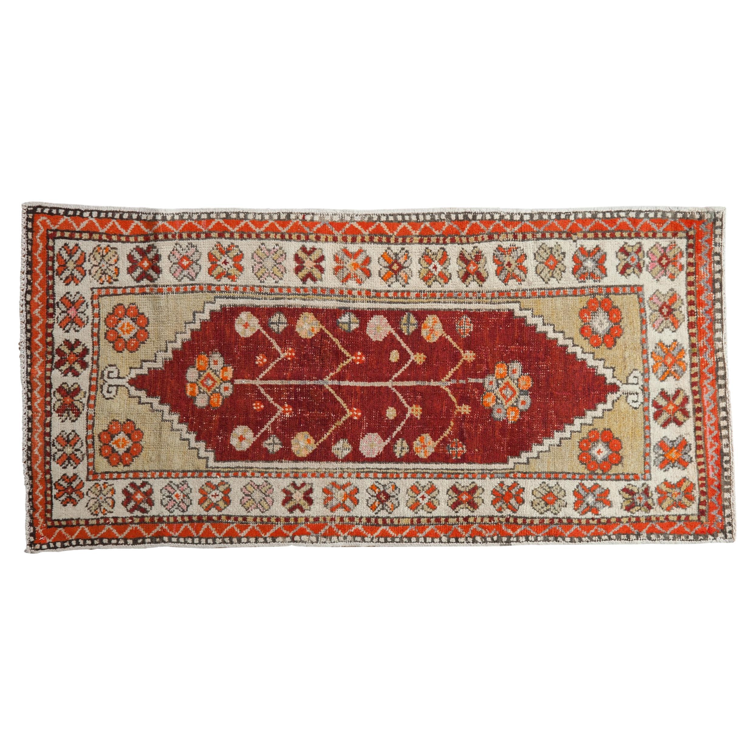 Vintage Distressed Oushak Rug Runner in vendita