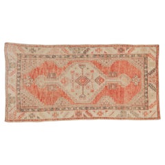 Vintage Distressed Oushak Teppich Läufer