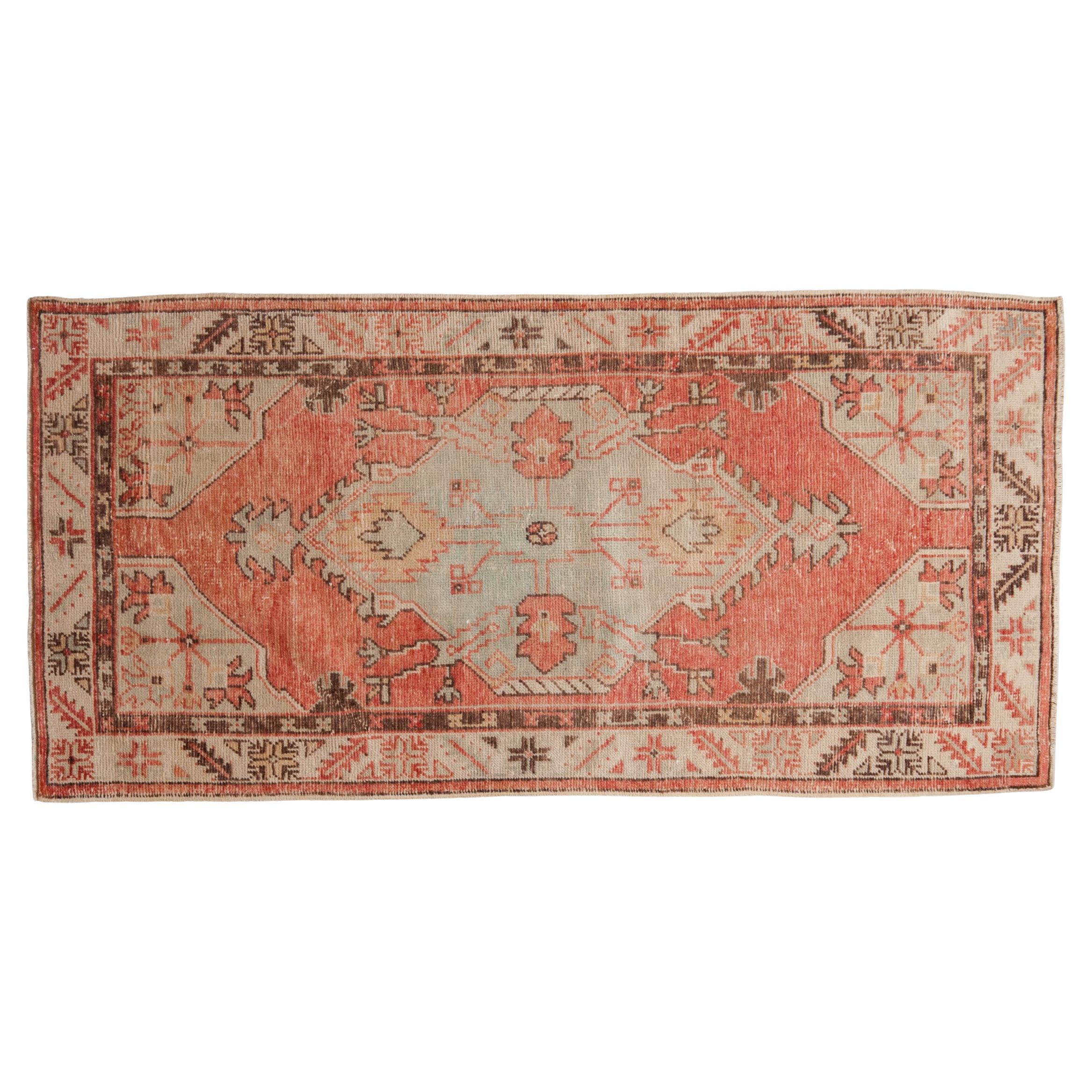 Vintage Distressed Oushak Teppich Läufer