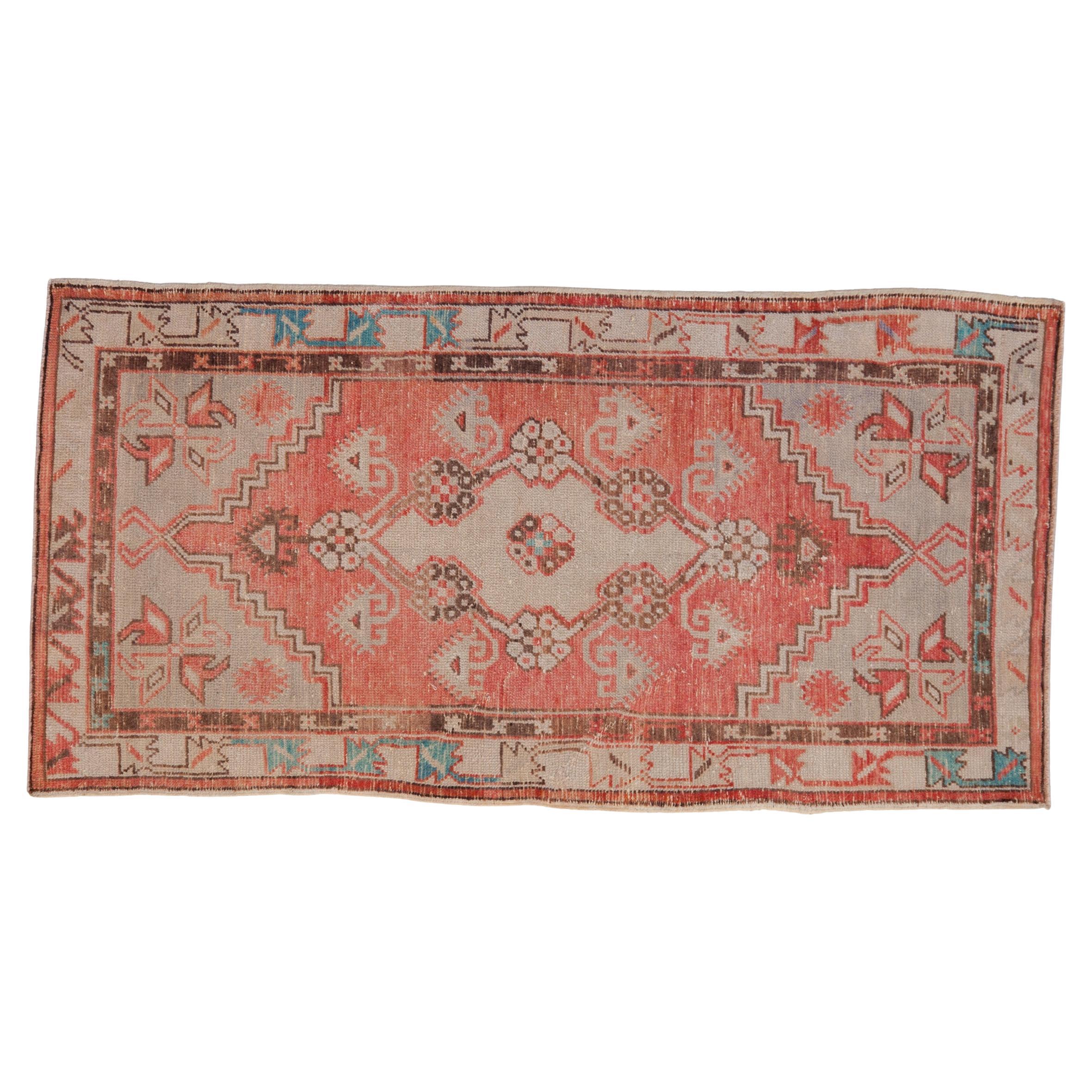 Vintage Distressed Oushak Teppich Läufer