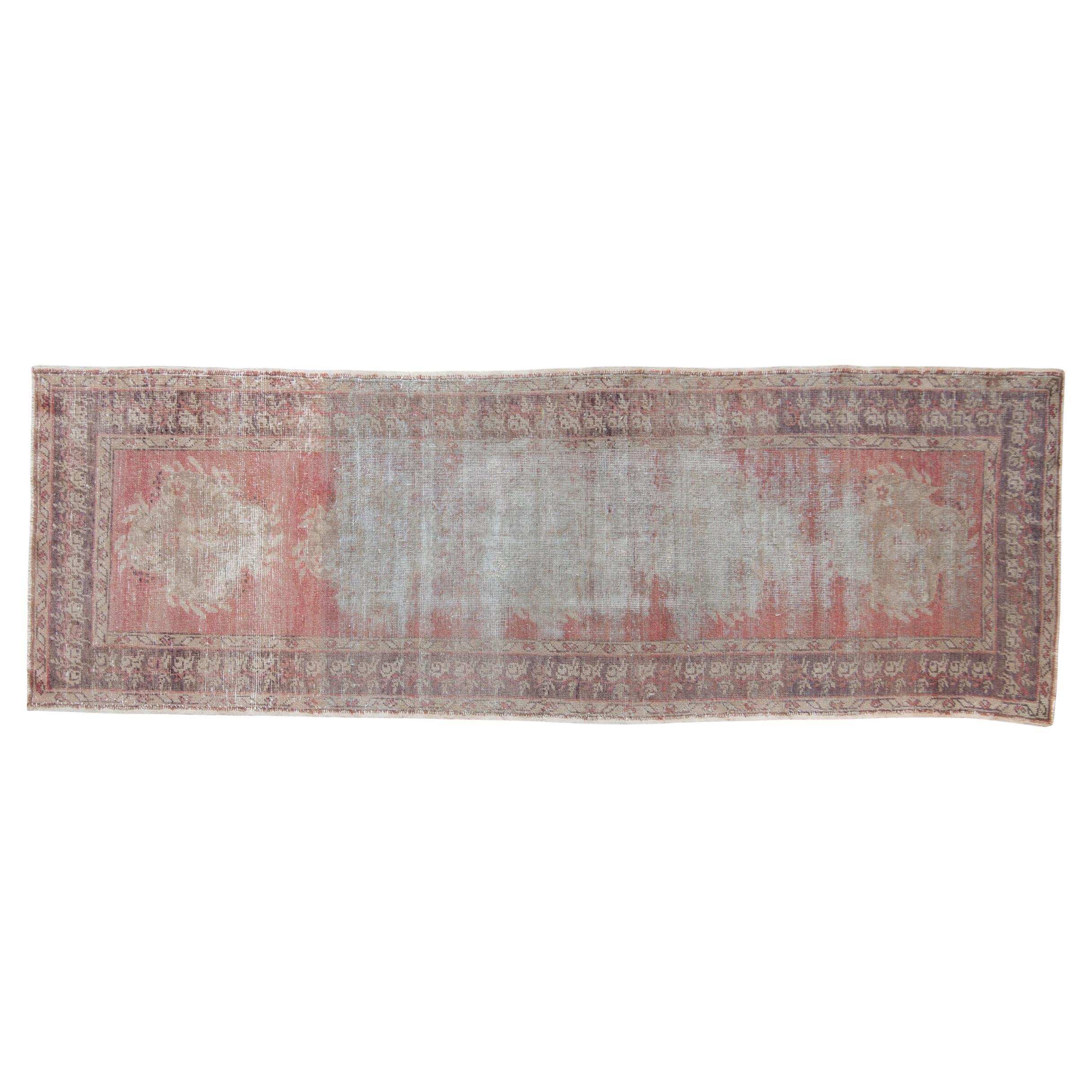 Vintage Distressed Oushak Teppich Läufer