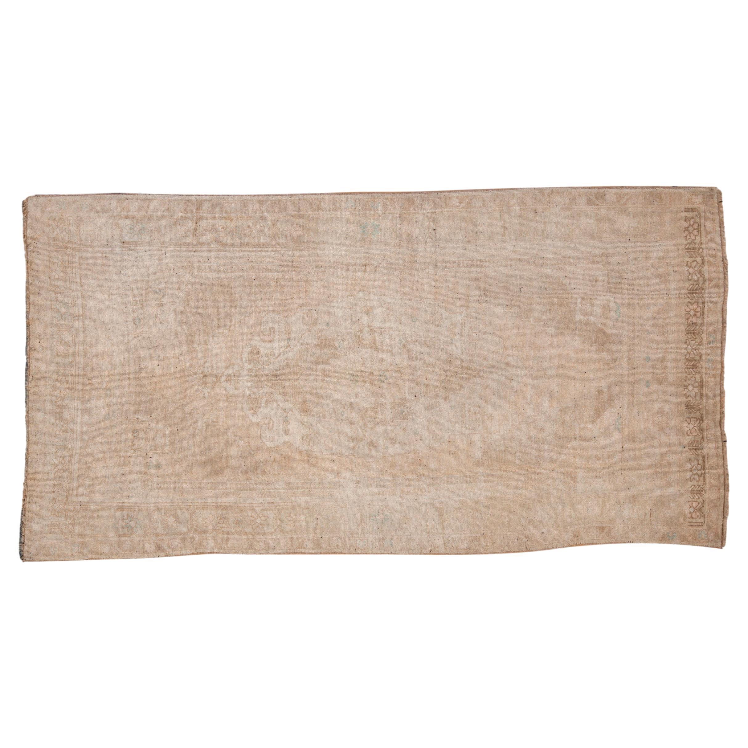 Vintage Distressed Oushak Teppich Läufer