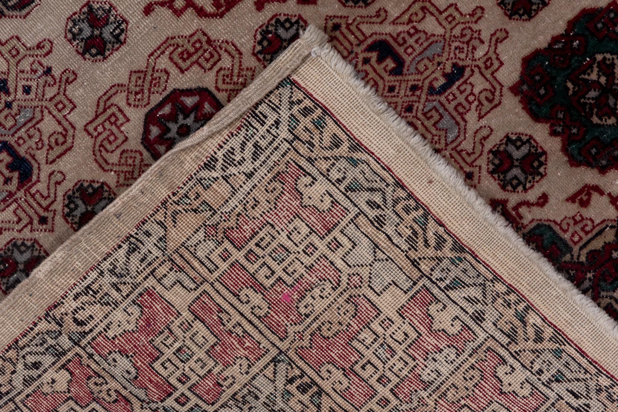 Turco Tappeto Oushak d'epoca con design a medaglioni in vendita