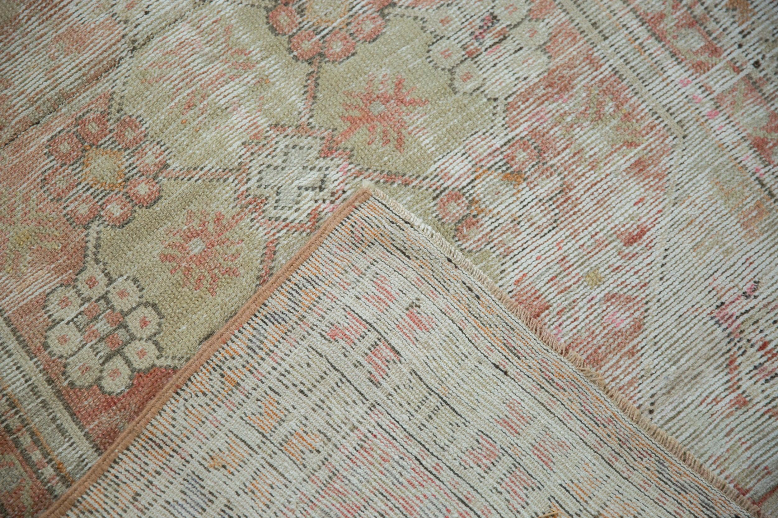 Vintage Distressed Oushak Quadratischer Teppich (Türkisch) im Angebot