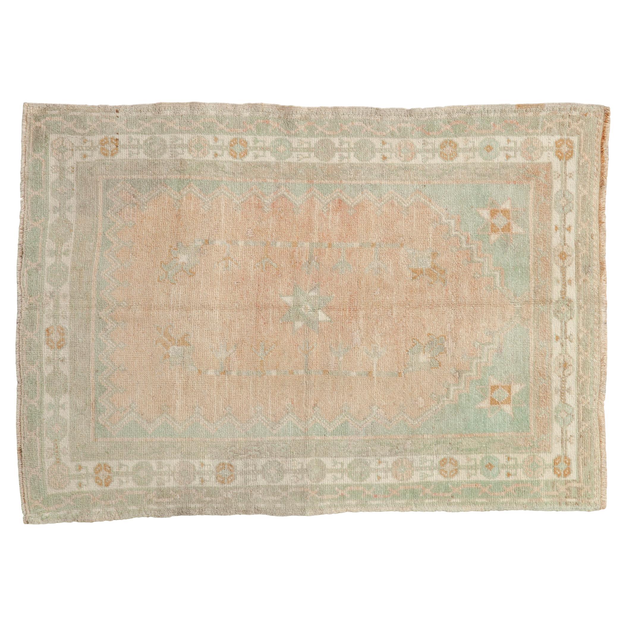Vintage Distressed Oushak Quadratischer Teppich