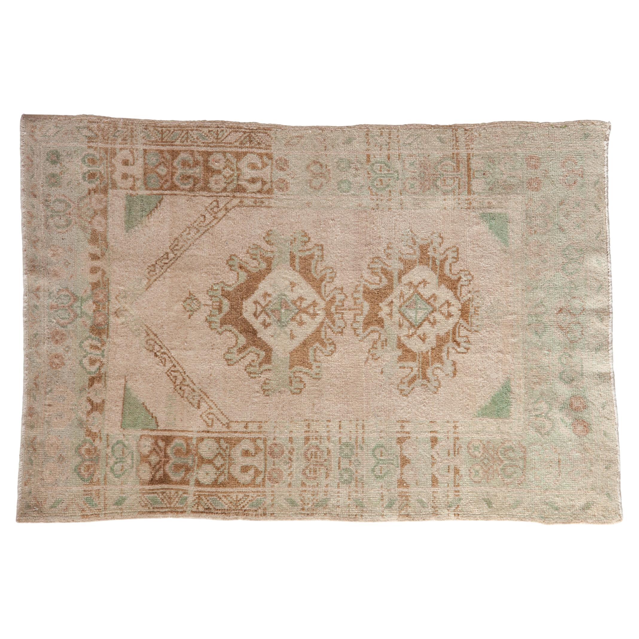 Vintage Distressed Oushak Quadratischer Teppich