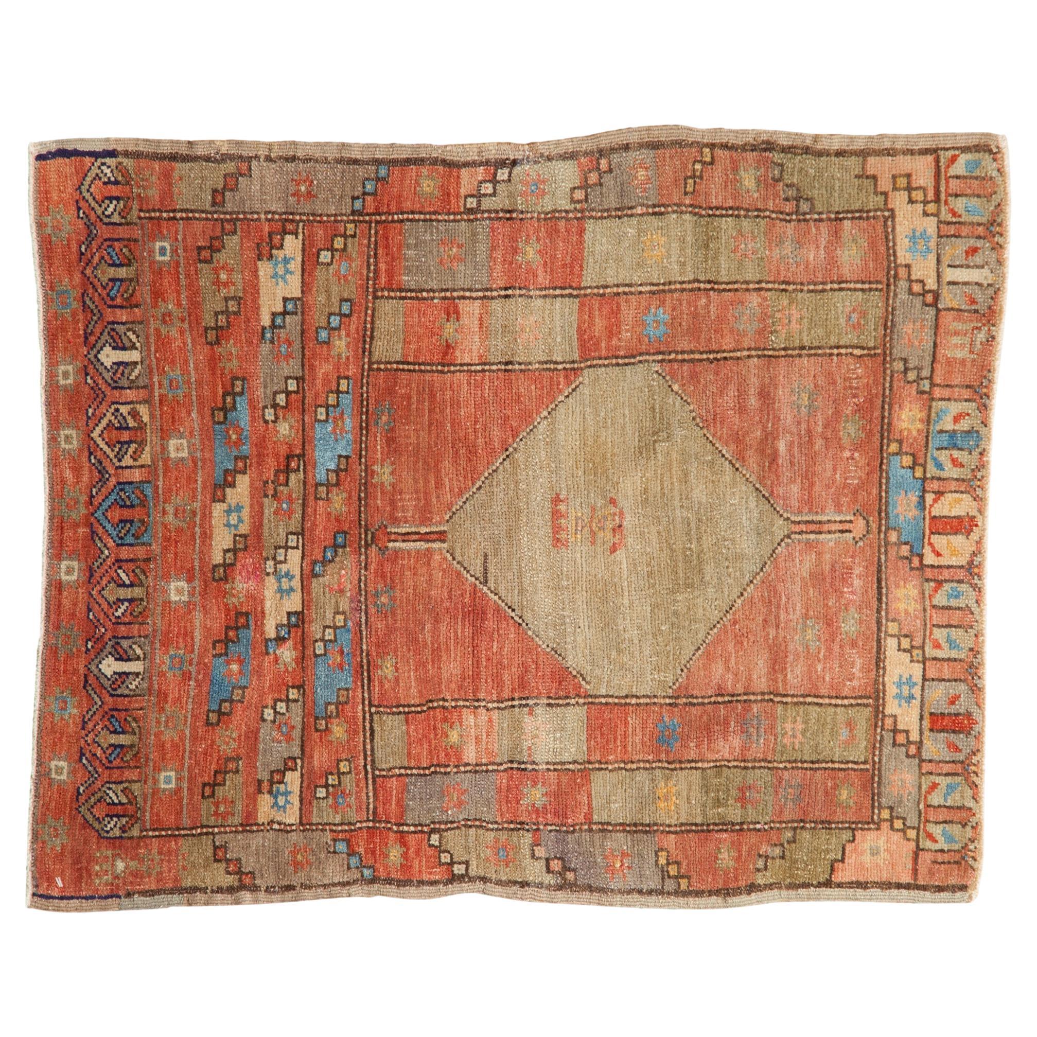 Vintage Distressed Oushak Quadratischer Teppich