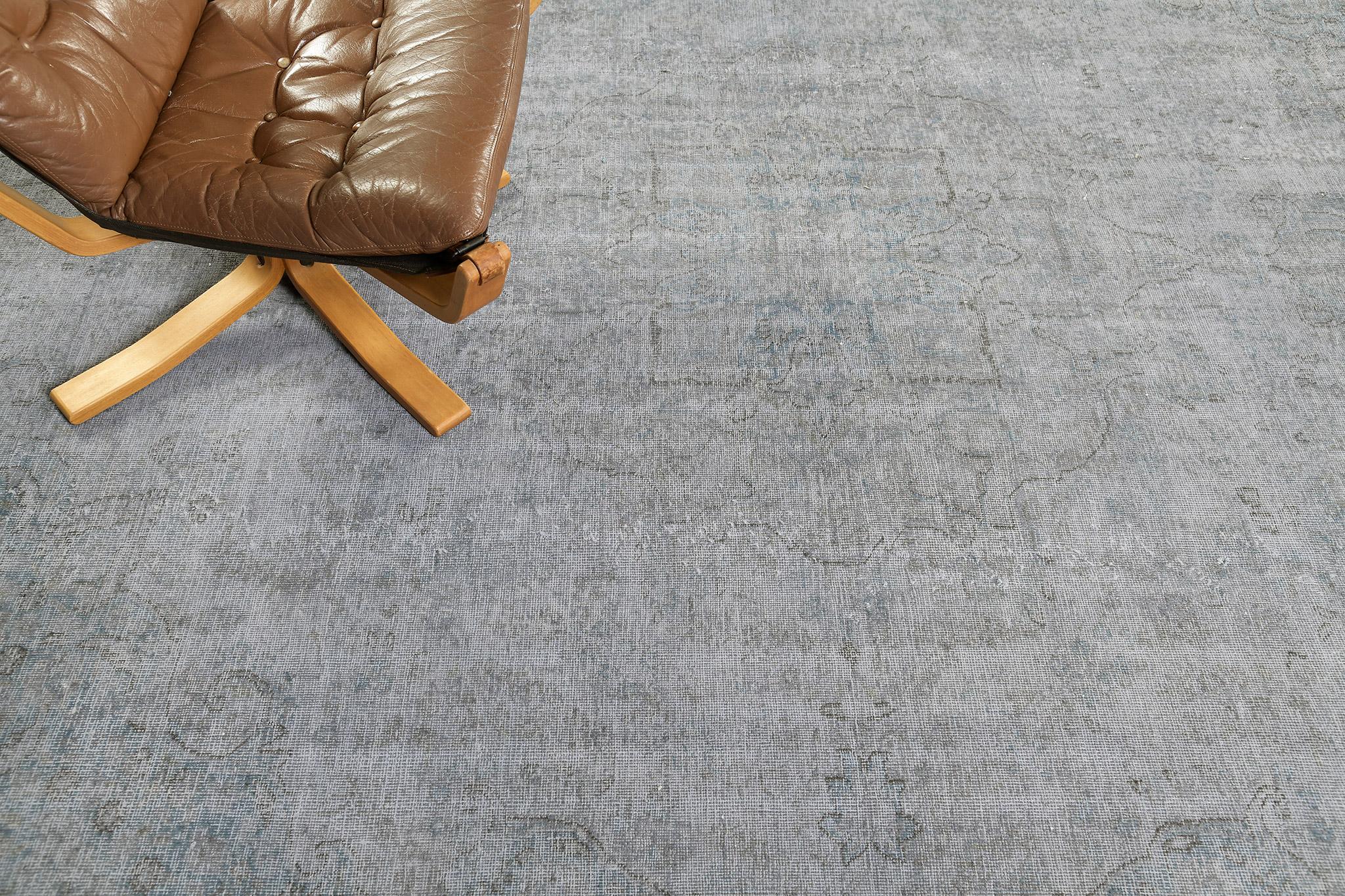 Noué à la main Vintage Distressed Overdye Persian Tabriz en vente