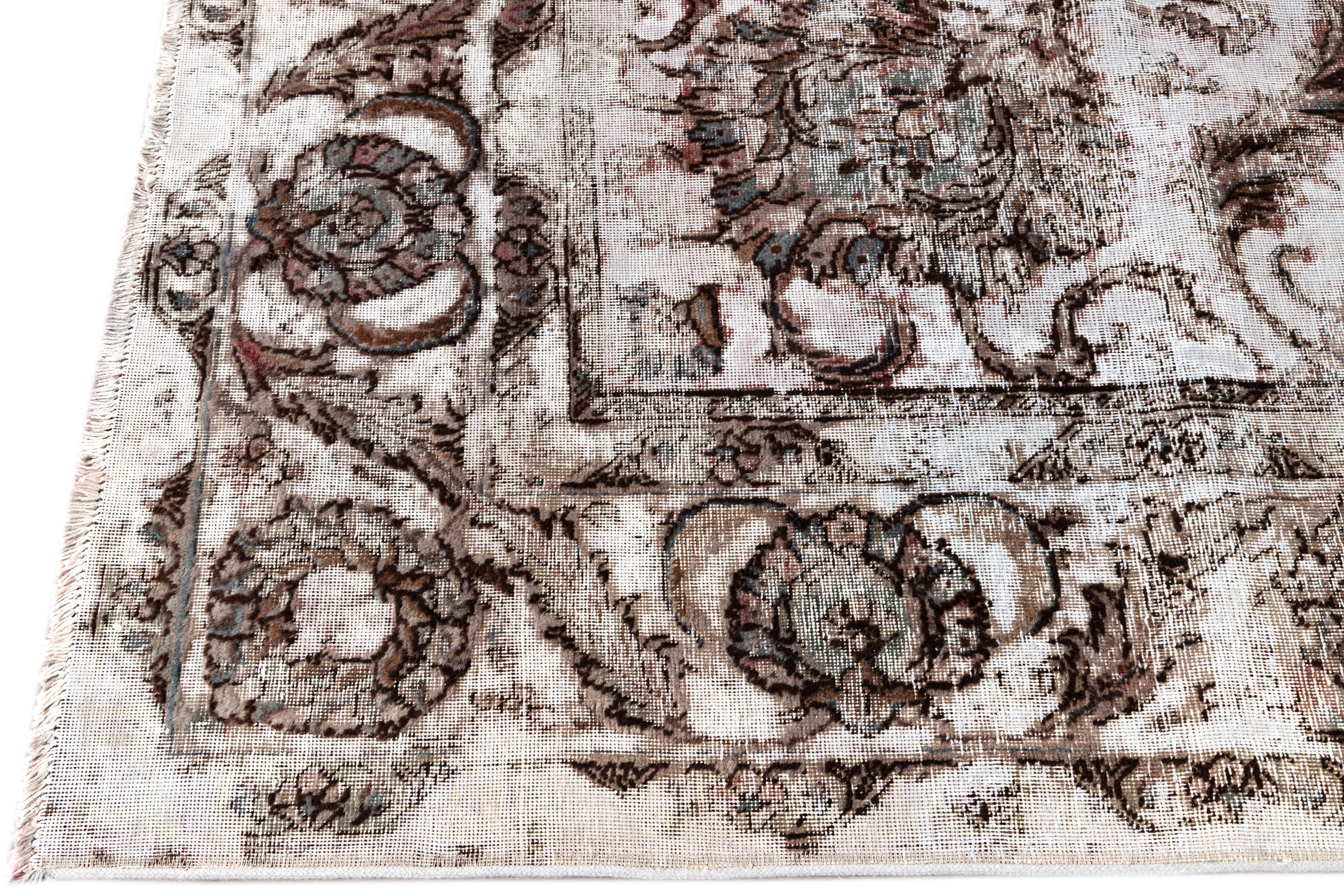 XX secolo Tappeto Vintage Distressed Overdyed in vendita