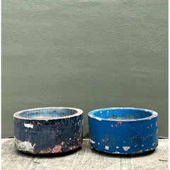 Maceteros de cemento pintados con efecto vintage desgastado - Juego de 2