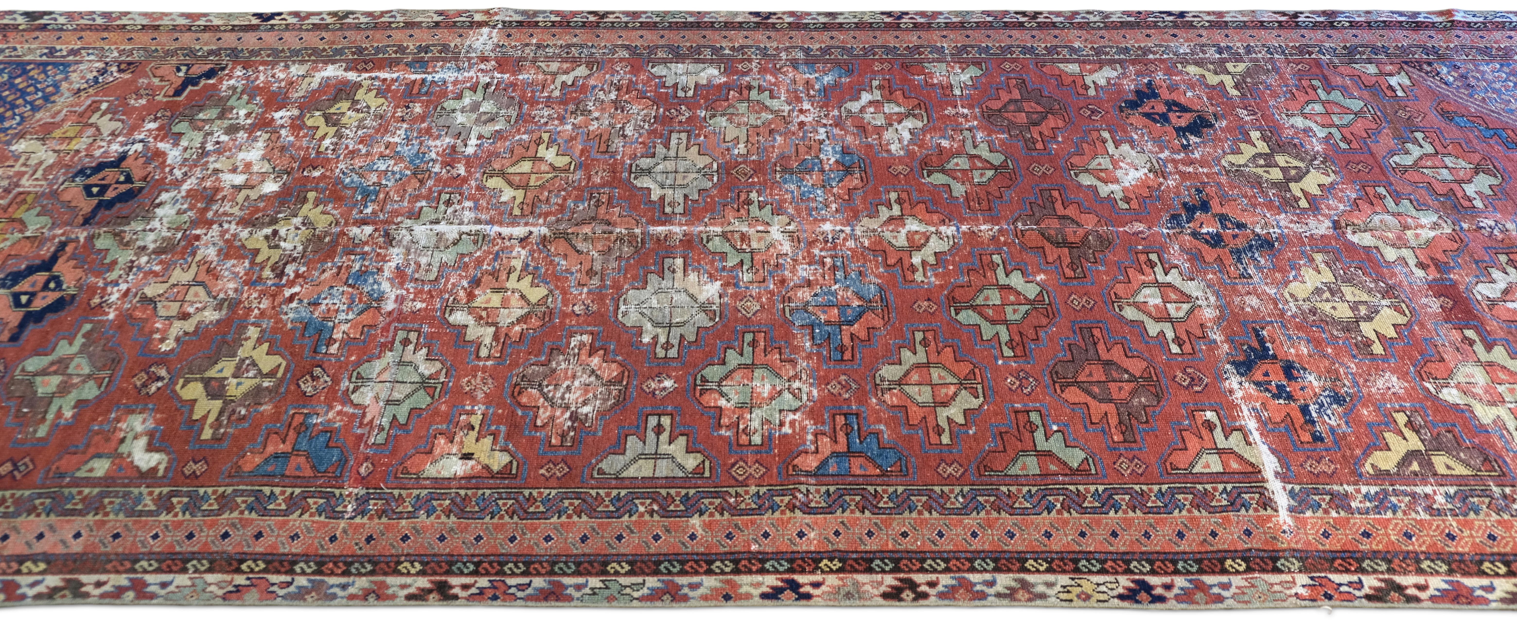Vittoriano Vintage Distressed Persian Heriz Red Blue Wool Rug 4'7''x10'10'' in vendita