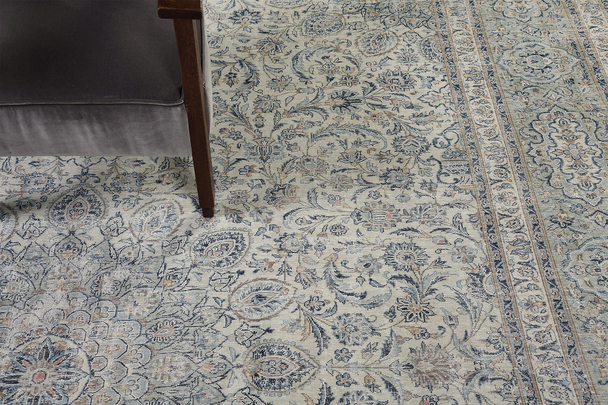 Vintage Kashan persiano invecchiato in vendita 1