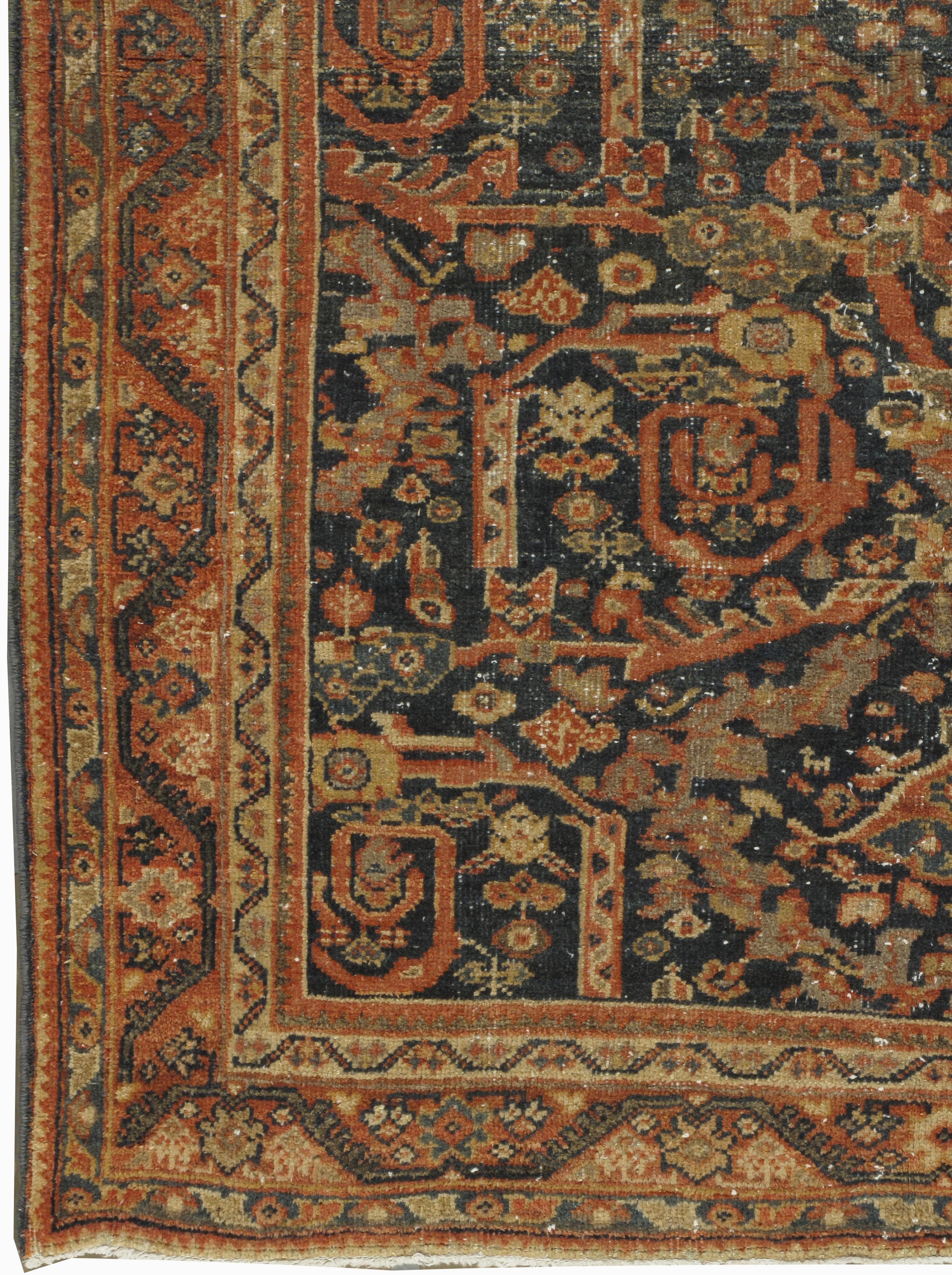 Vintage Distressed Persian Mahal Rug, circa 1940 4'6 x 6'7 In Good Condition For Sale In New York, NY