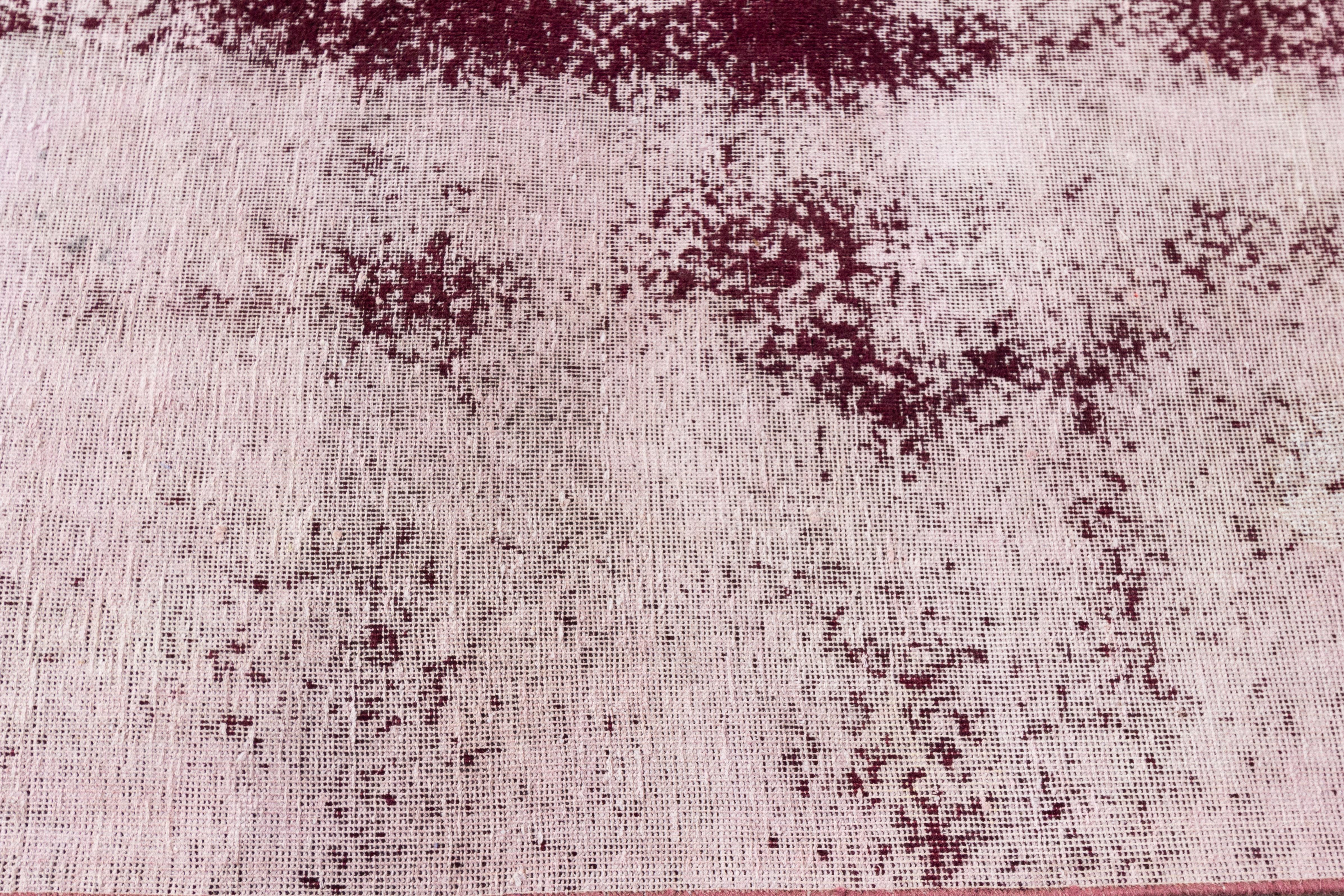 Vintage Distressed Perserteppich im Zustand „Starke Gebrauchsspuren“ im Angebot in Norwalk, CT