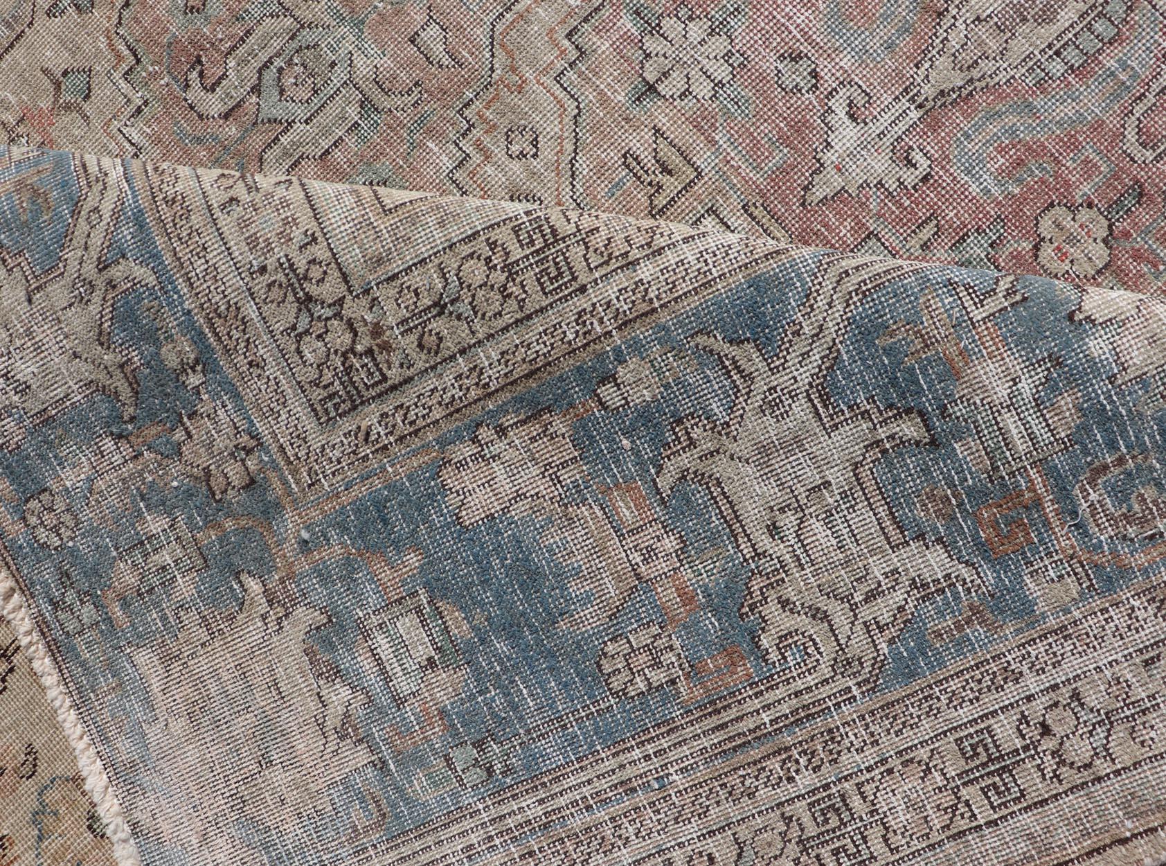 Vintage Distressed Persisch Tabriz Teppich in  Hellblau und Erdtöne im Angebot 7
