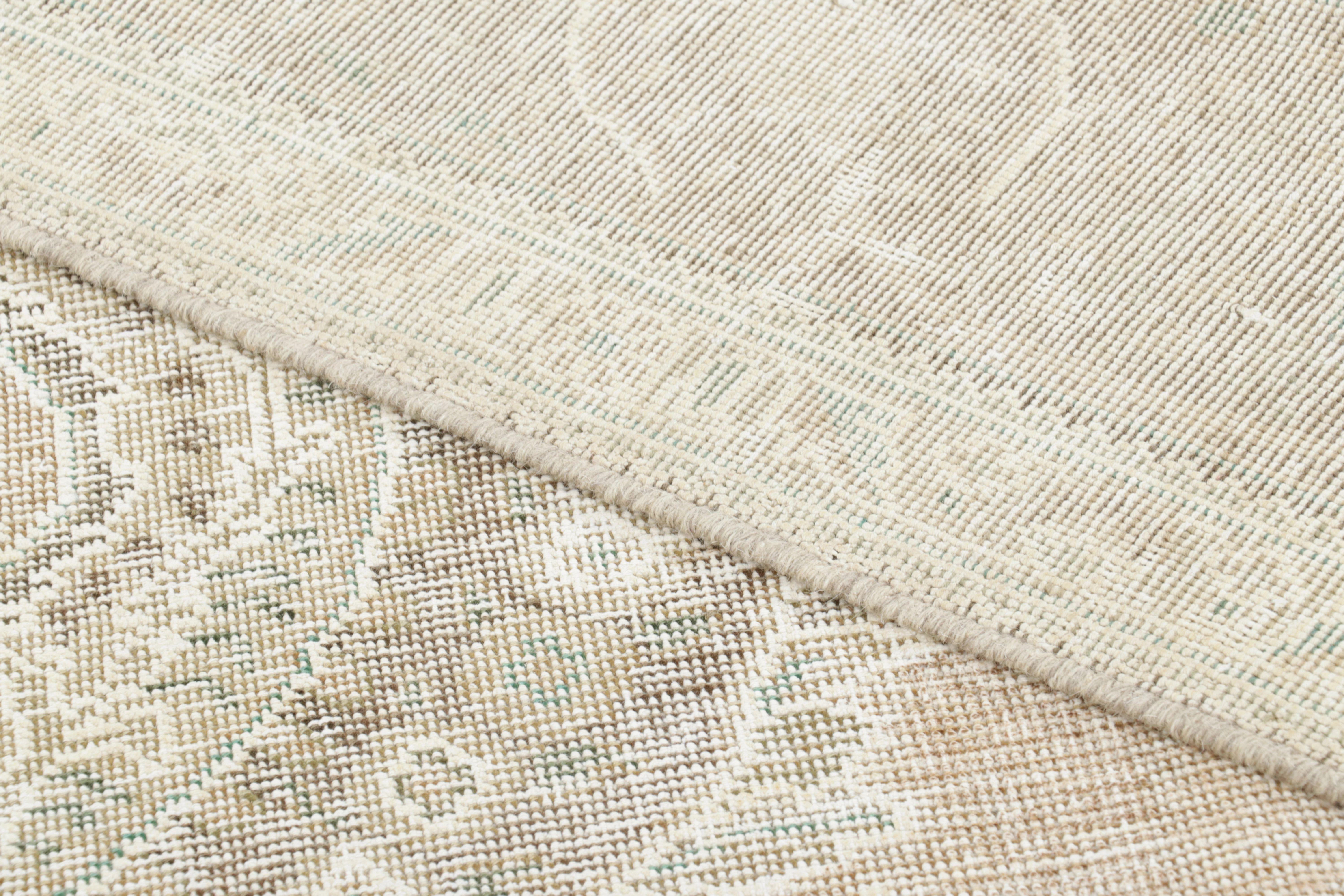 Laine Tapis persan Tabriz vintage vieilli, médaillon en beige-brun - Rug & Kilim en vente