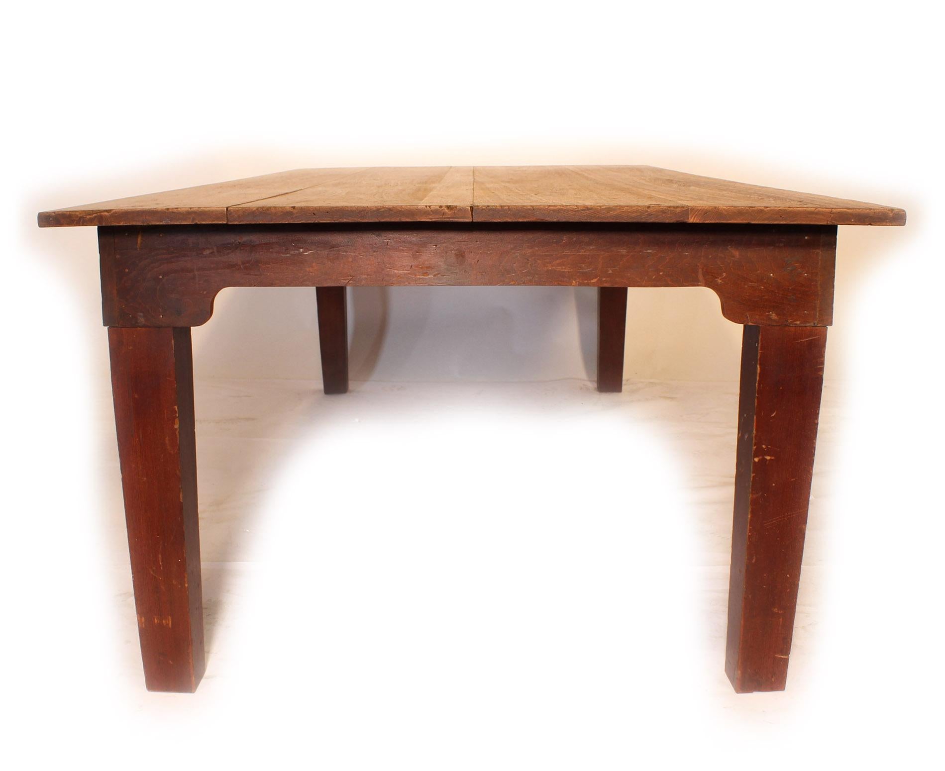 American Vintage Distressed Pine Farm / Harvest Table for Dining