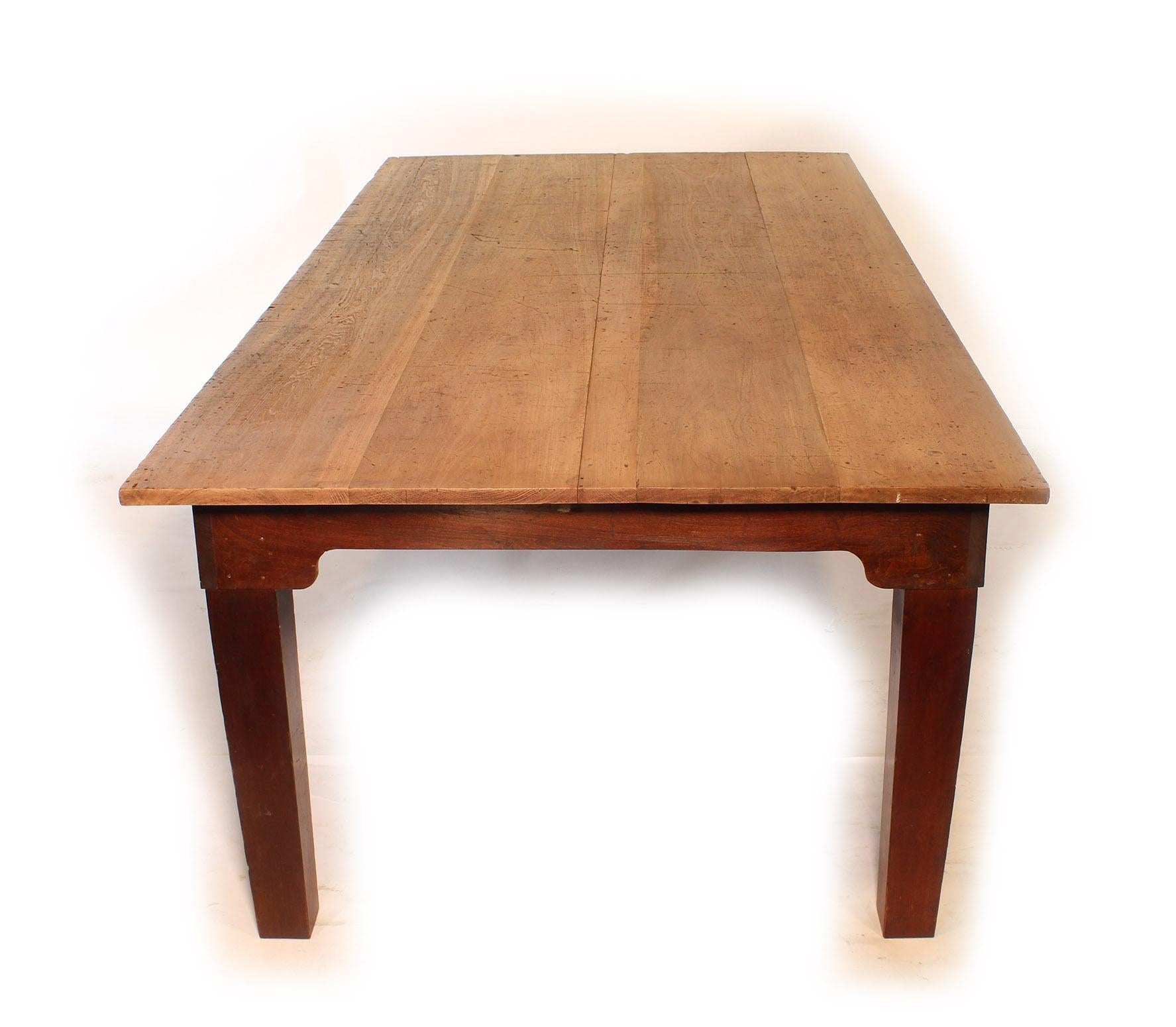 Wood Vintage Distressed Pine Farm / Harvest Table for Dining