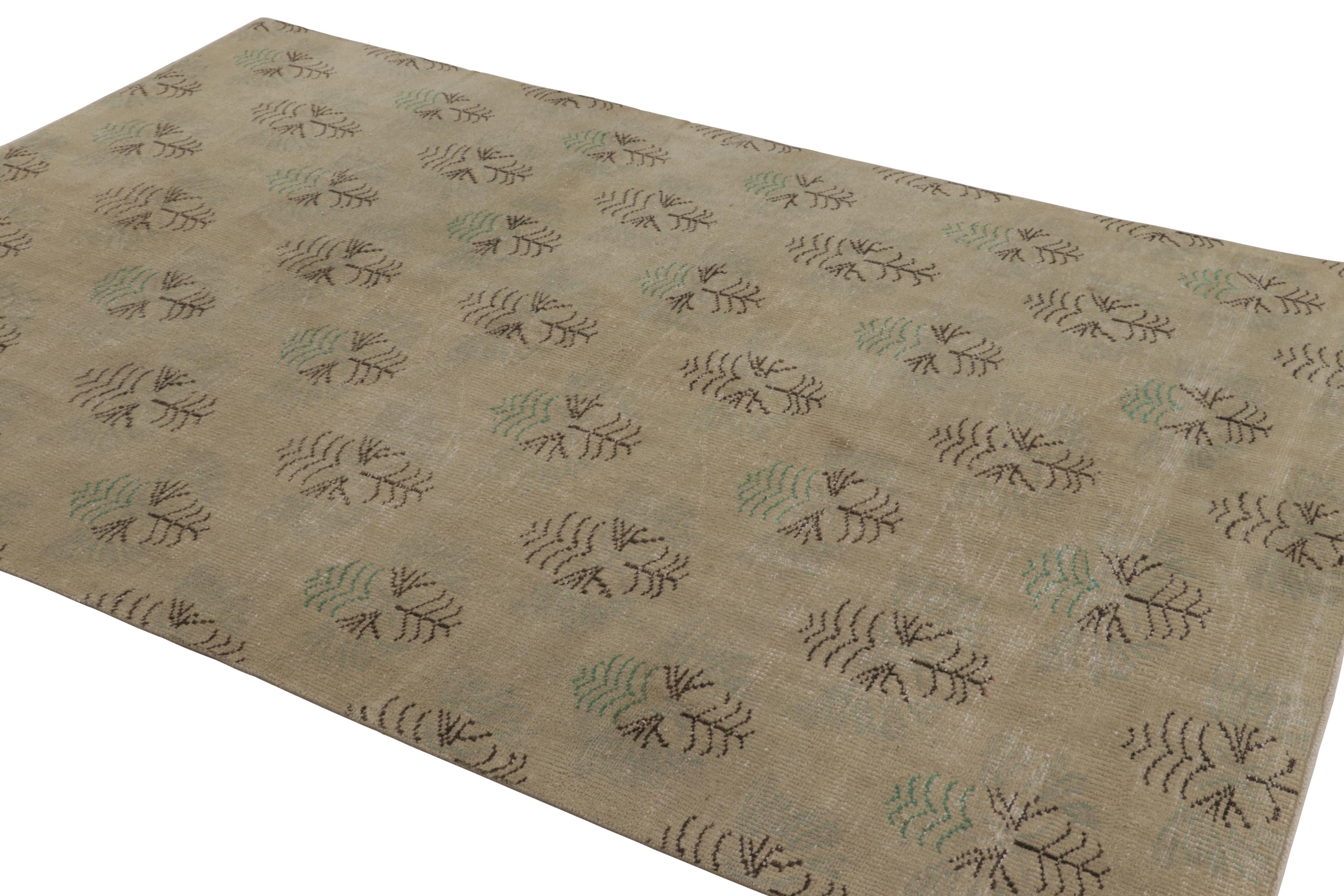 Annodato a mano Tappeto vintage con motivo geometrico beige-marrone e verde - Rug & Kilim in vendita