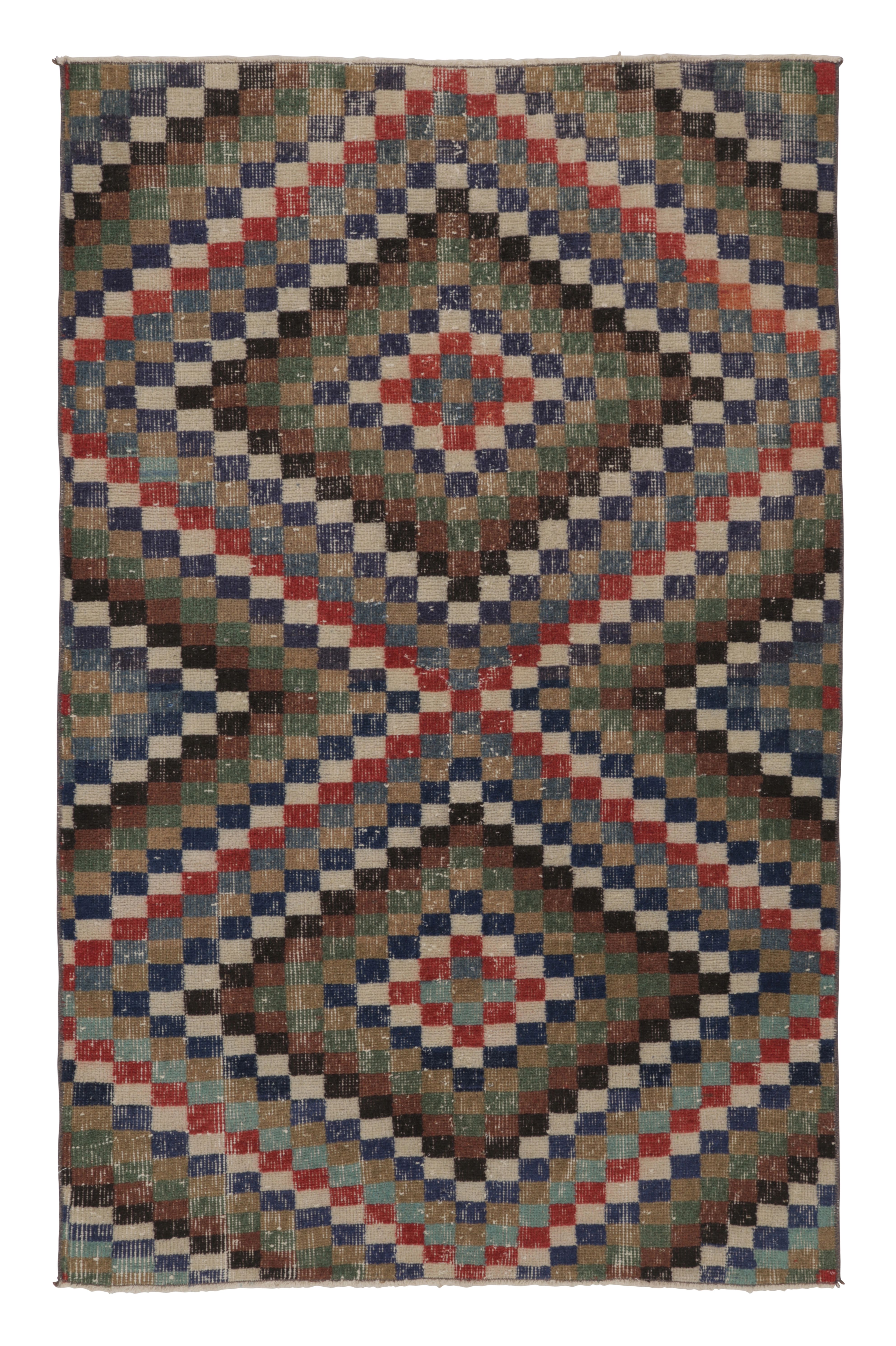 Vintage Distressed Rug, Bold Polychromatic Checkered Diamonds - Rug 
Kilim For Sale