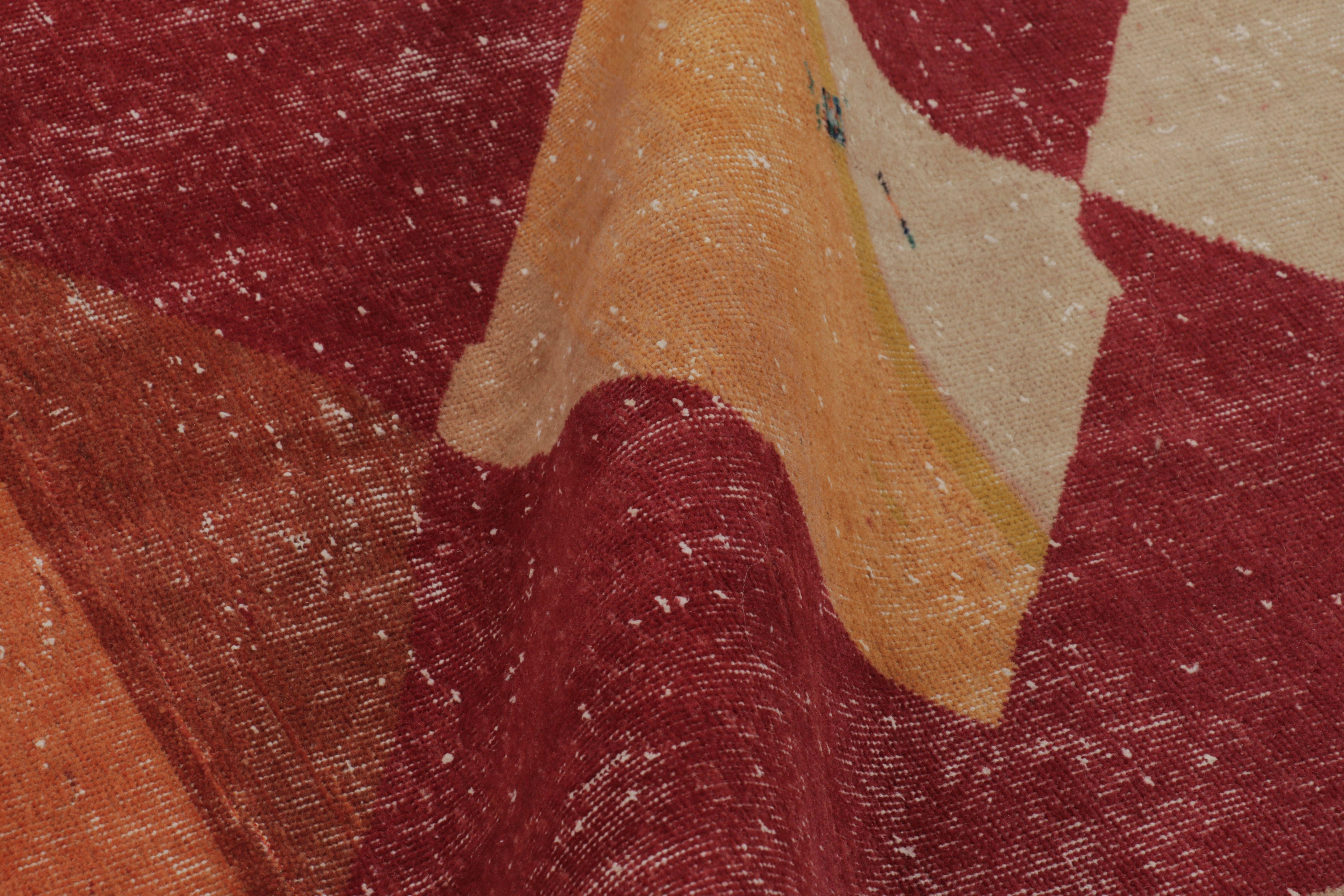 Tapis vintage vieilli en rouge avec médaillons en losange - Rug & Kilim Bon état - En vente à Long Island City, NY