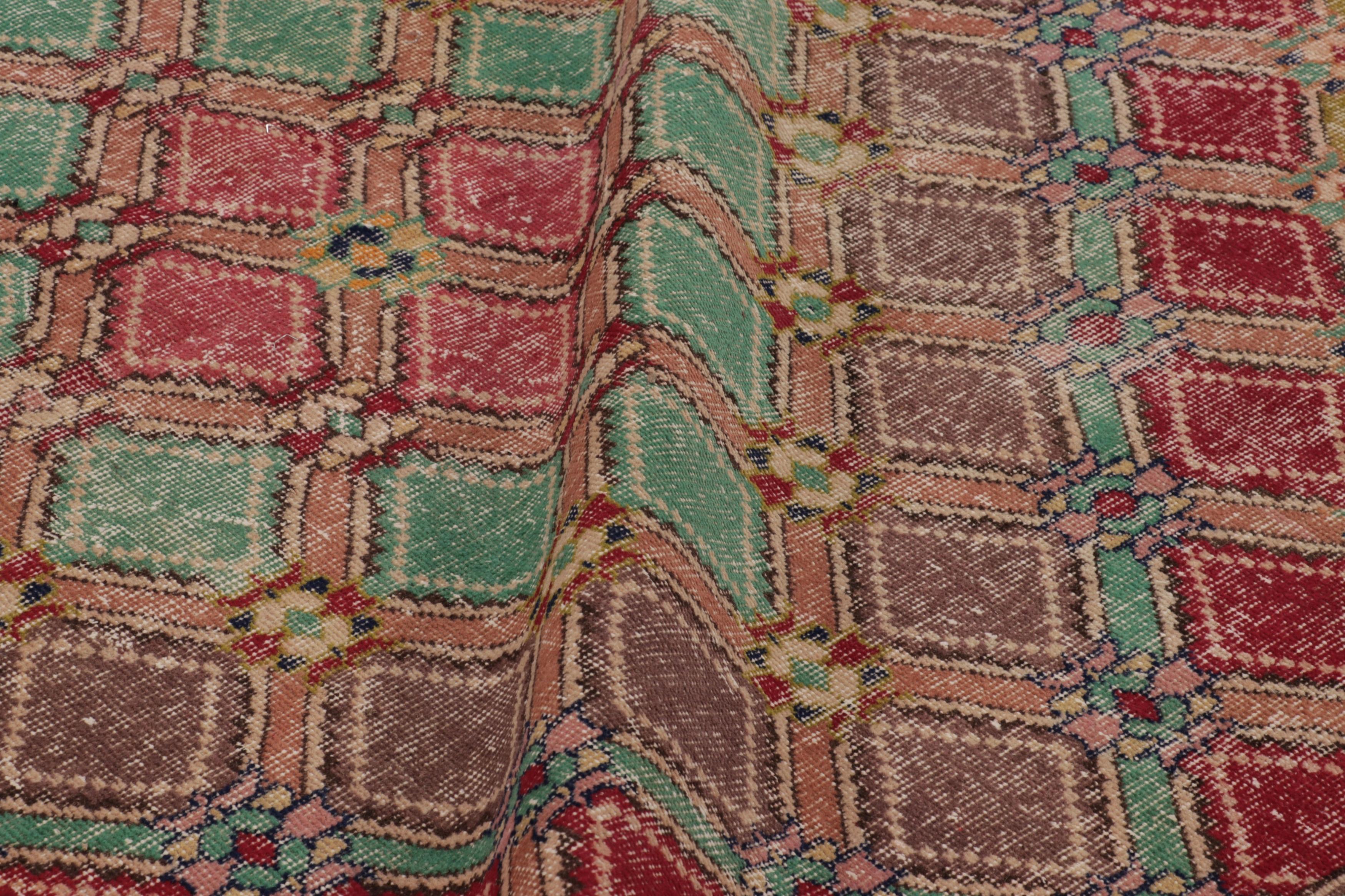 Geometrisches Medaillon-Muster im Vintage-Look, mehrfarbig - Rug & Kilim (Mitte 17. Jahrhundert) im Angebot
