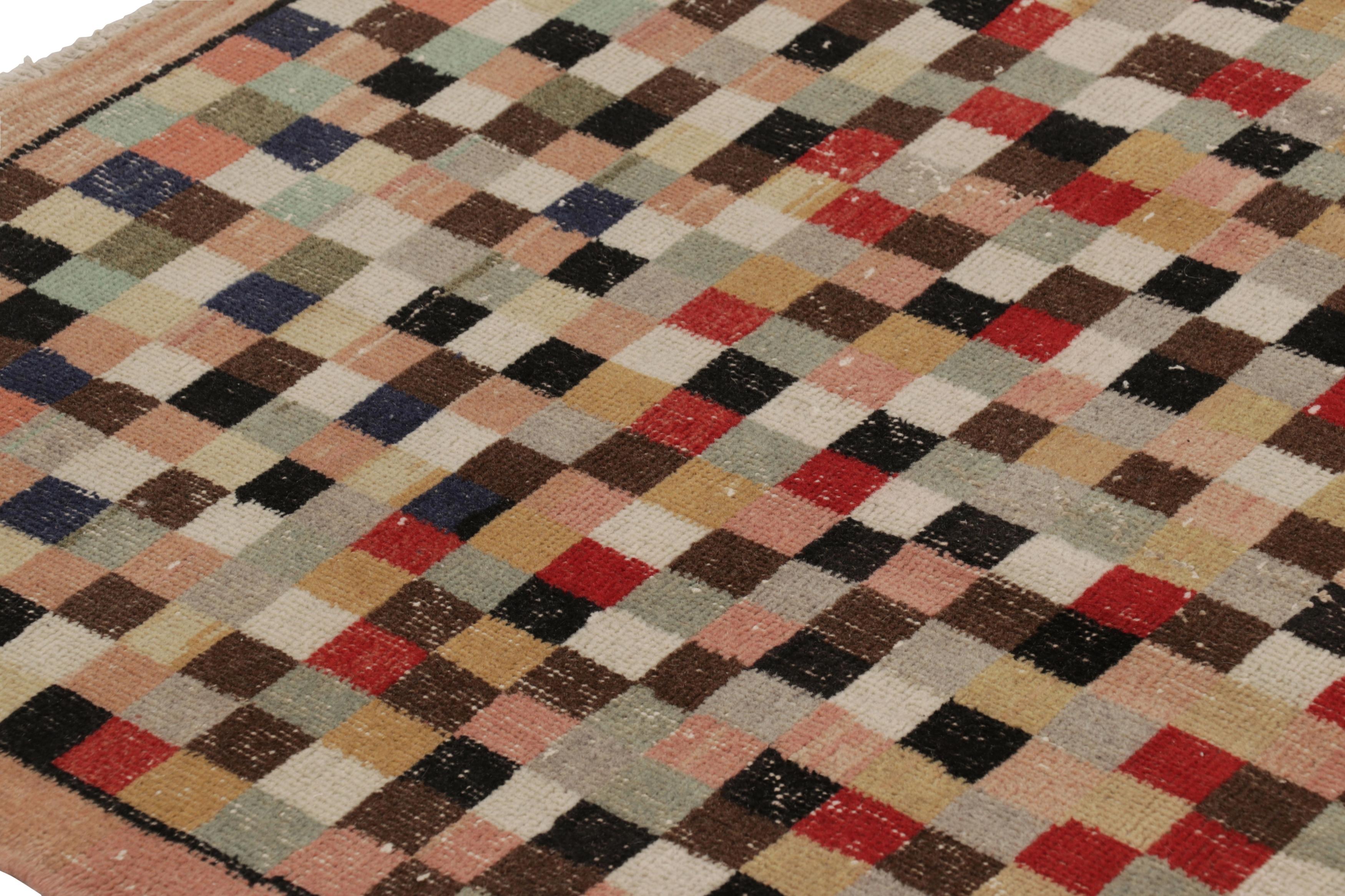 Vintage Distressed Rug, Polychromatic Checkered Pattern - Rug & Kilim For Sale 1
