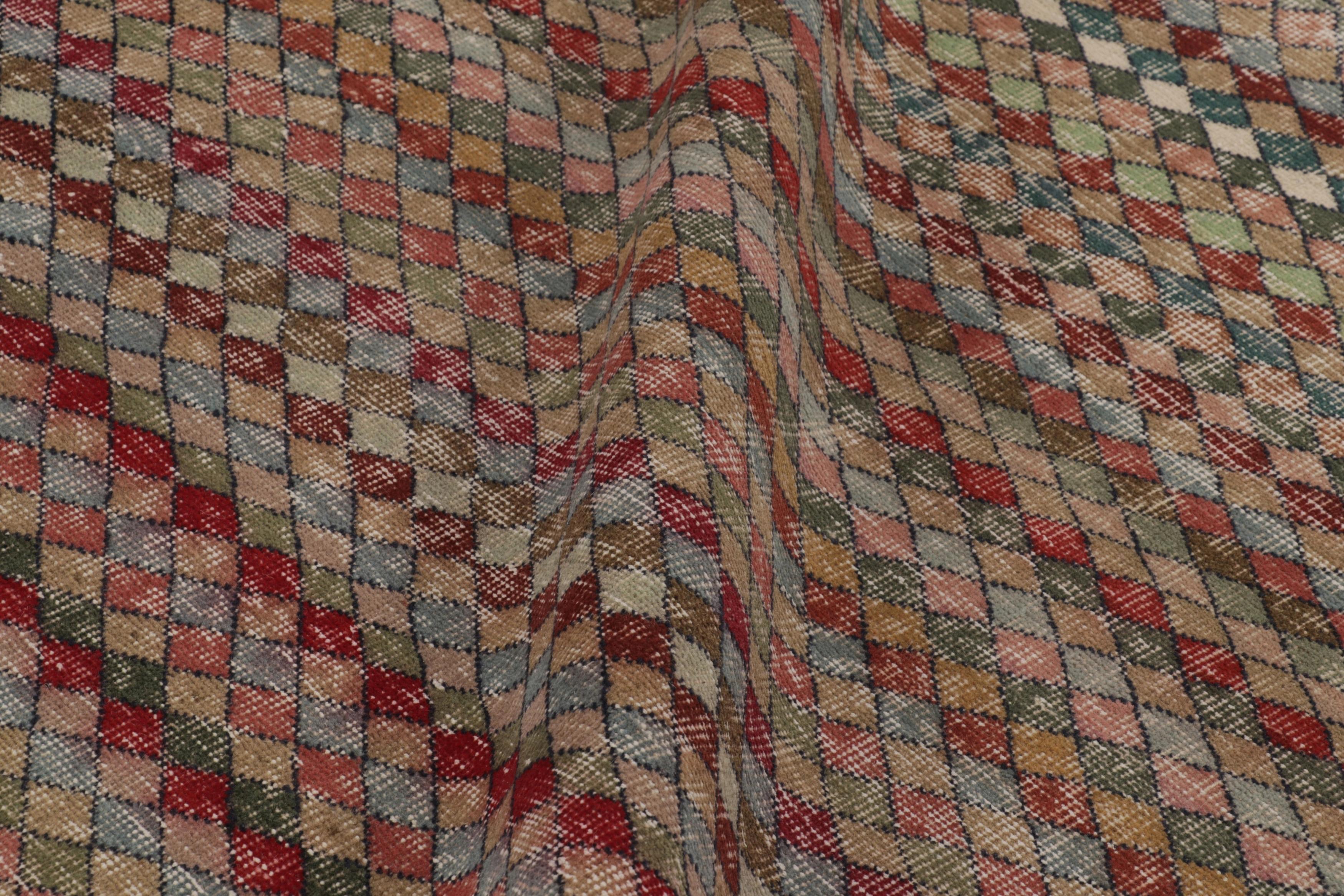 Contemporary Vintage Distressed Rug, Polychromatic Diamond Geometric Pattern - Rug & Kilim For Sale