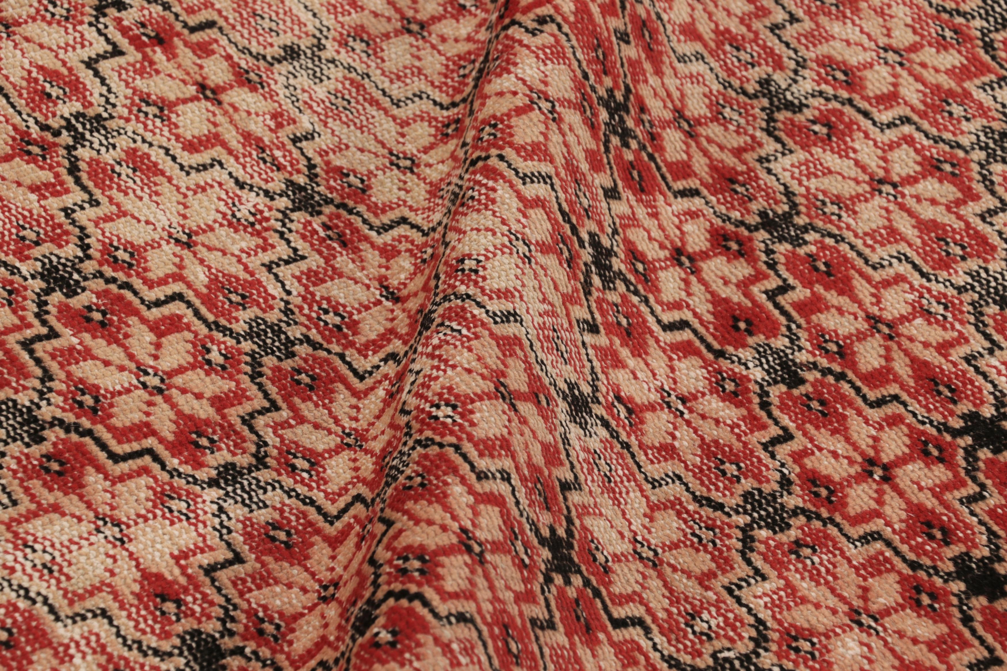 Lana Tappeto vintage con motivo geometrico rosso e beige - Rug & Kilim in vendita