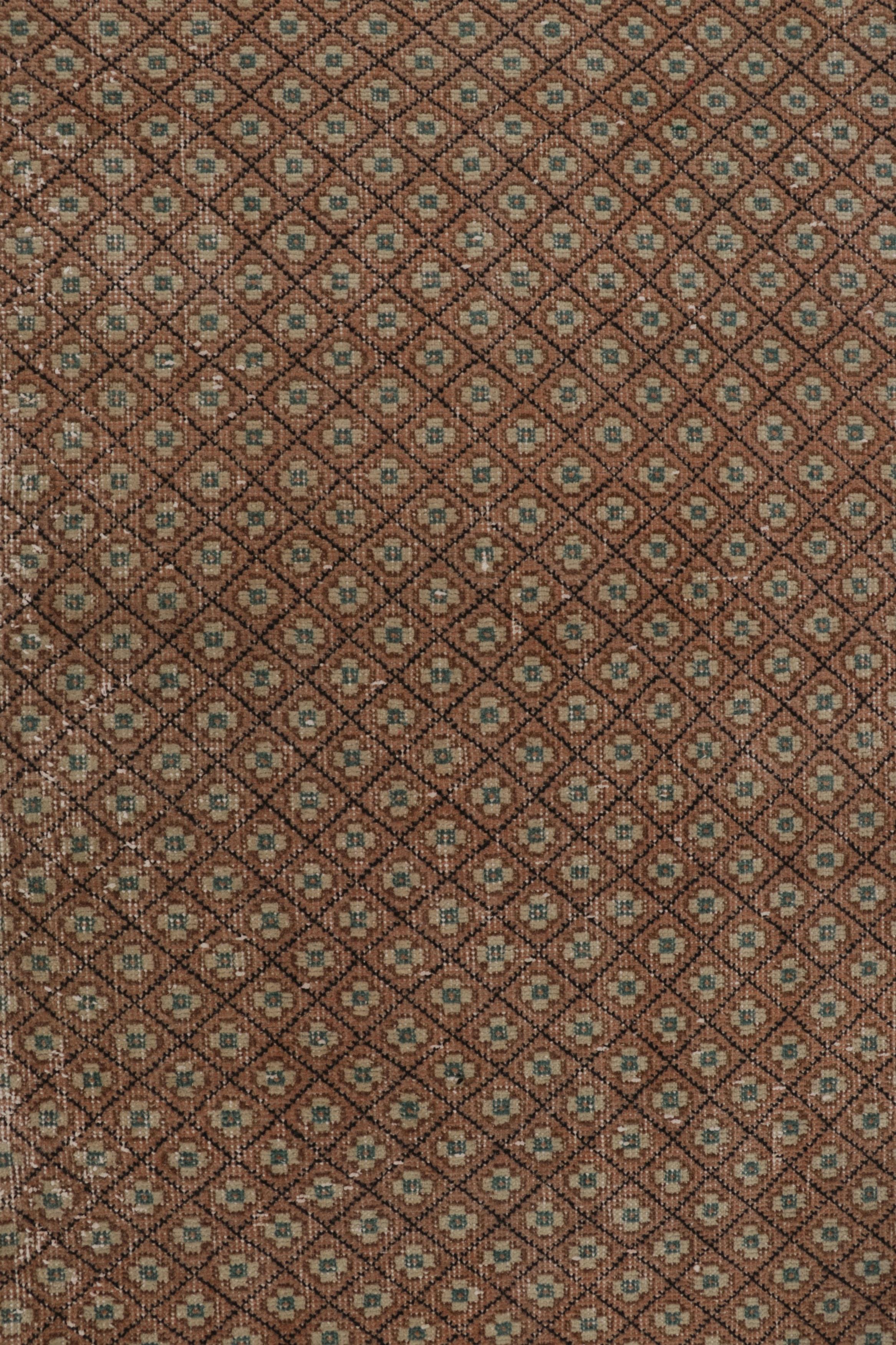 Turkish Vintage Distressed Rug, Rust-Beige Geometric Diamond Pattern - Rug & Kilim For Sale