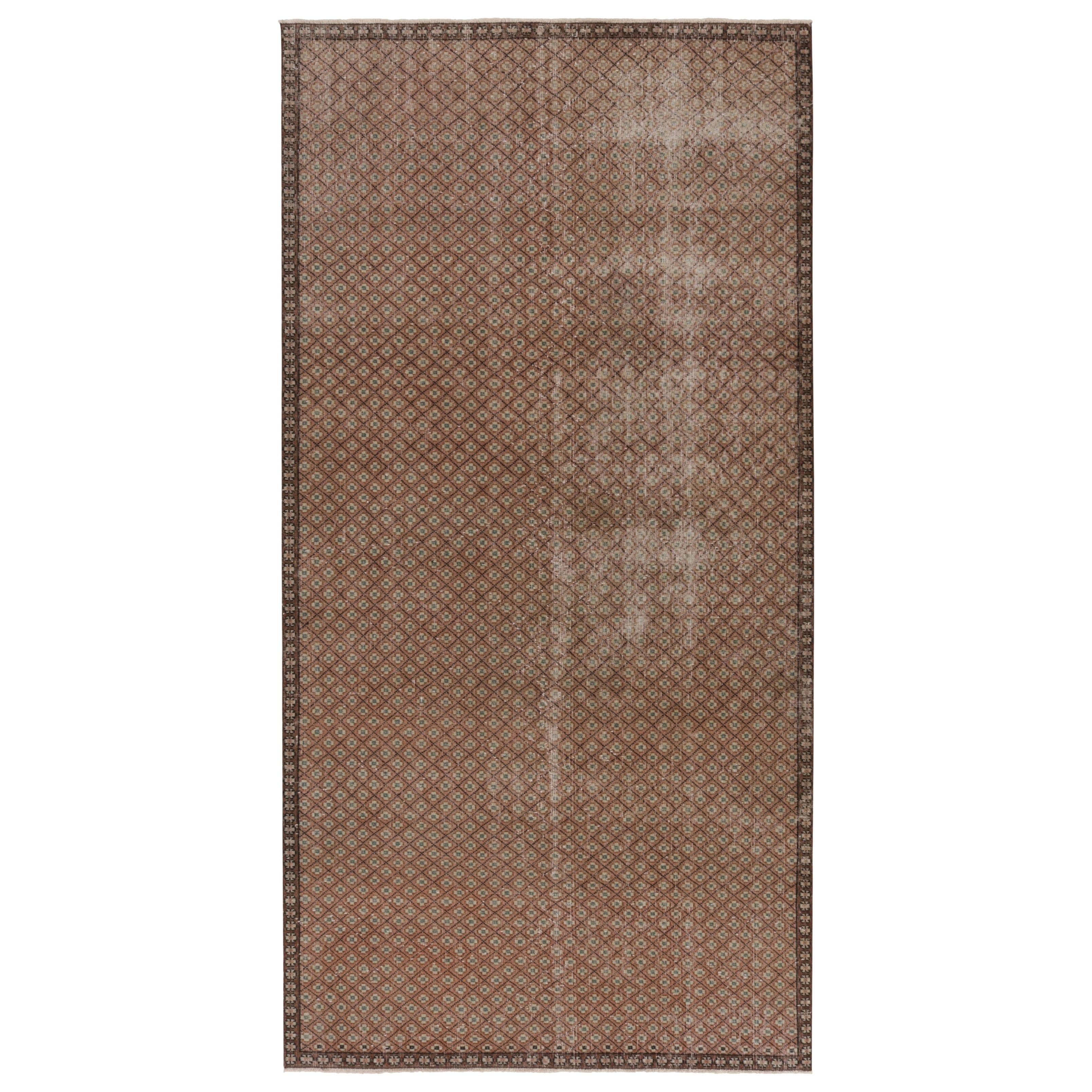 Vintage Distressed Rug, Rust-Beige Geometric Diamond Pattern - Rug & Kilim For Sale