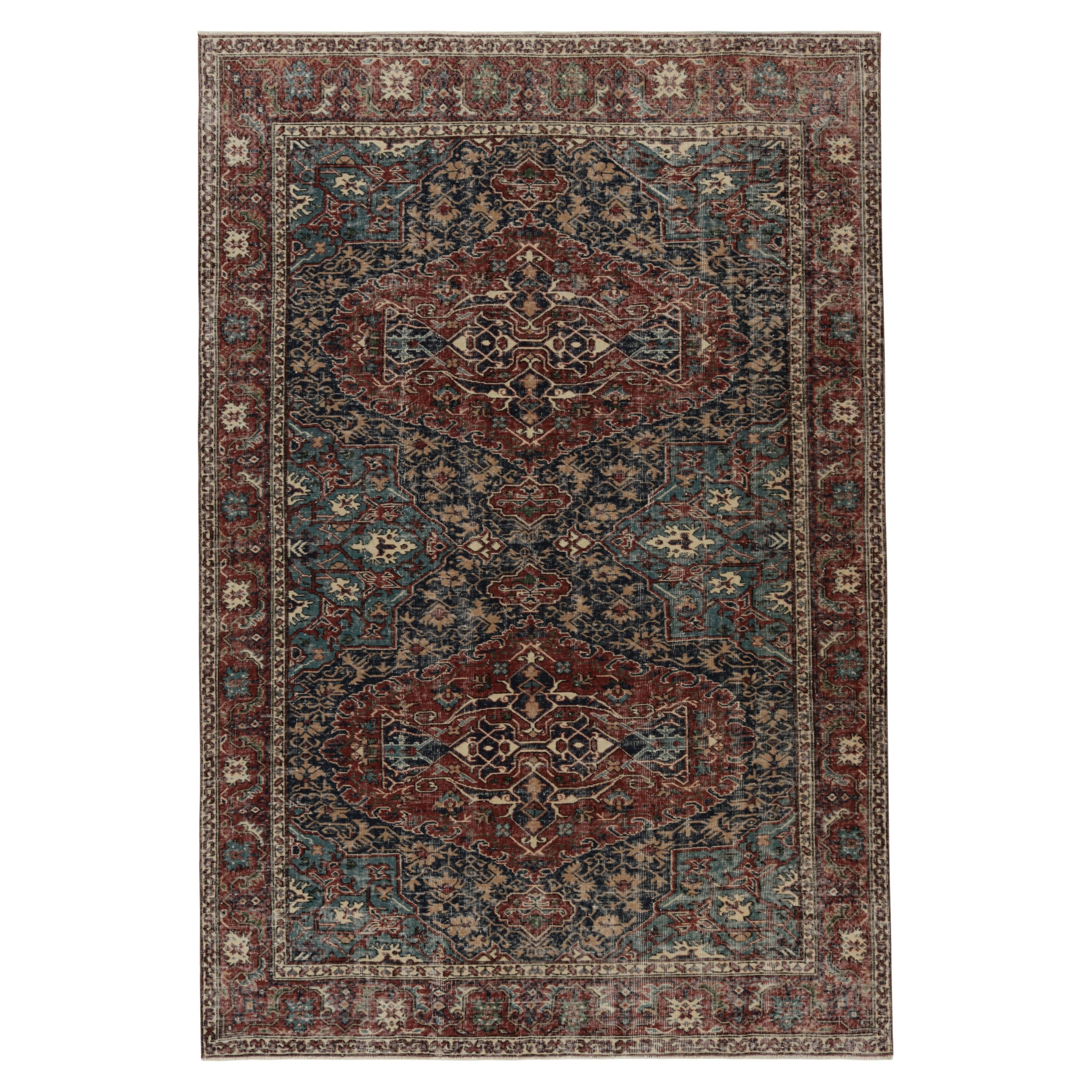 Vintage Distressed Teppich, traditionelles Medaillon-Design in Blau und Rot - Rug 
Kil im Angebot