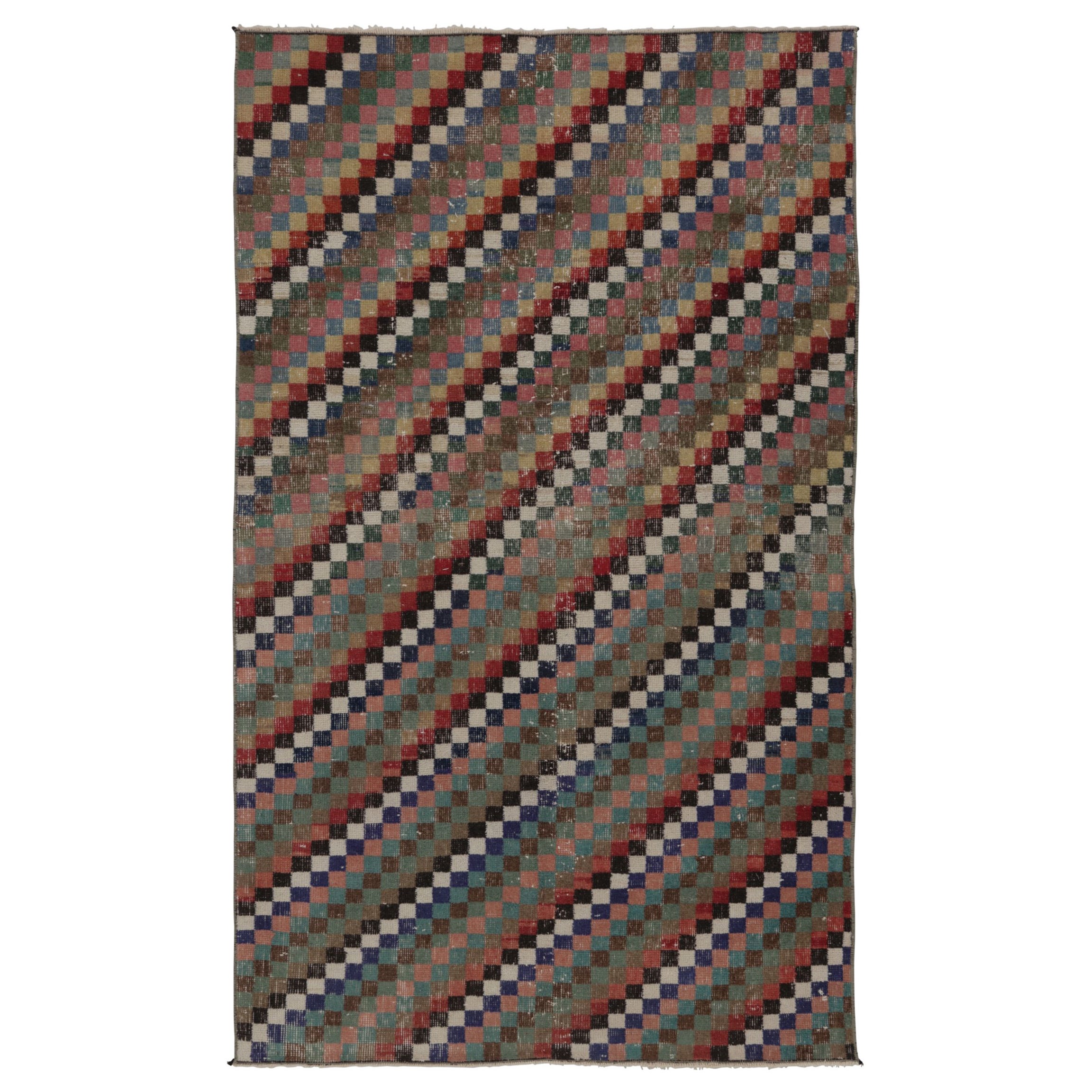 Vintage Distressed Rug with Diamond Mosaic and Geometric Borders - Rug 
Kilim