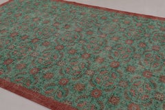 Tapis vintage vieilli à motifs floraux sarcelle et rouge - Rug & Kilim